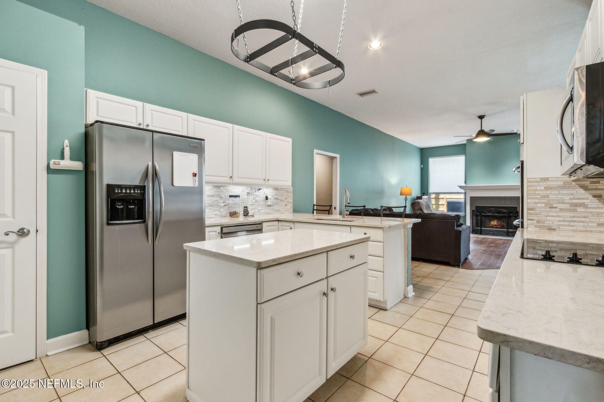 725 DEWBERRY Drive