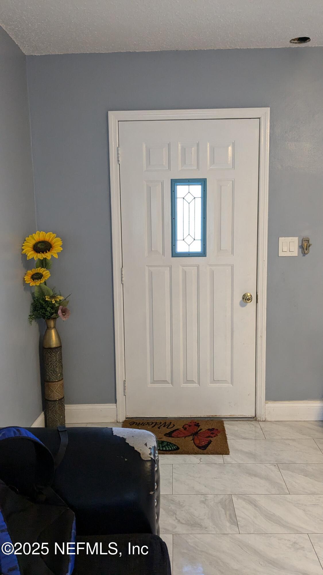 6014 ROBBINS Circle S