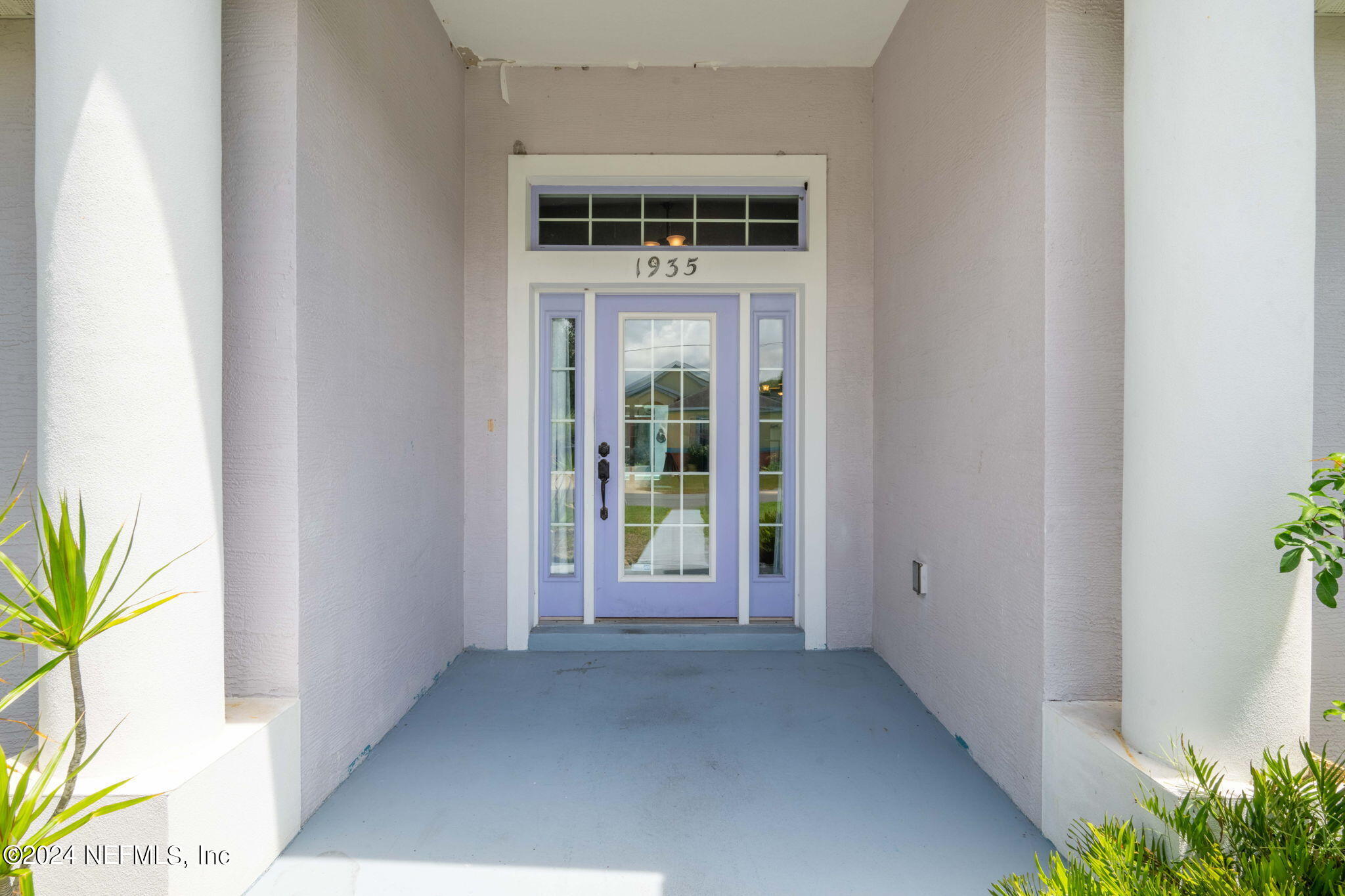 1935 S PALMETTO Avenue