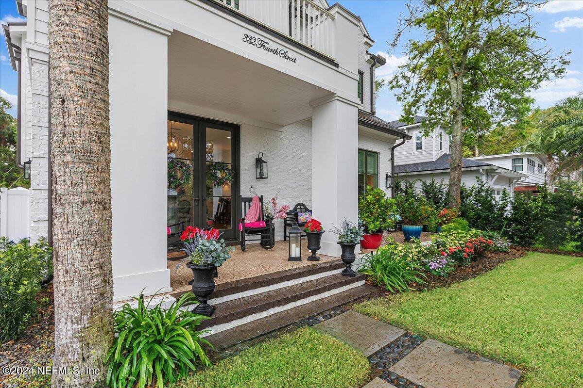 332 4TH Street