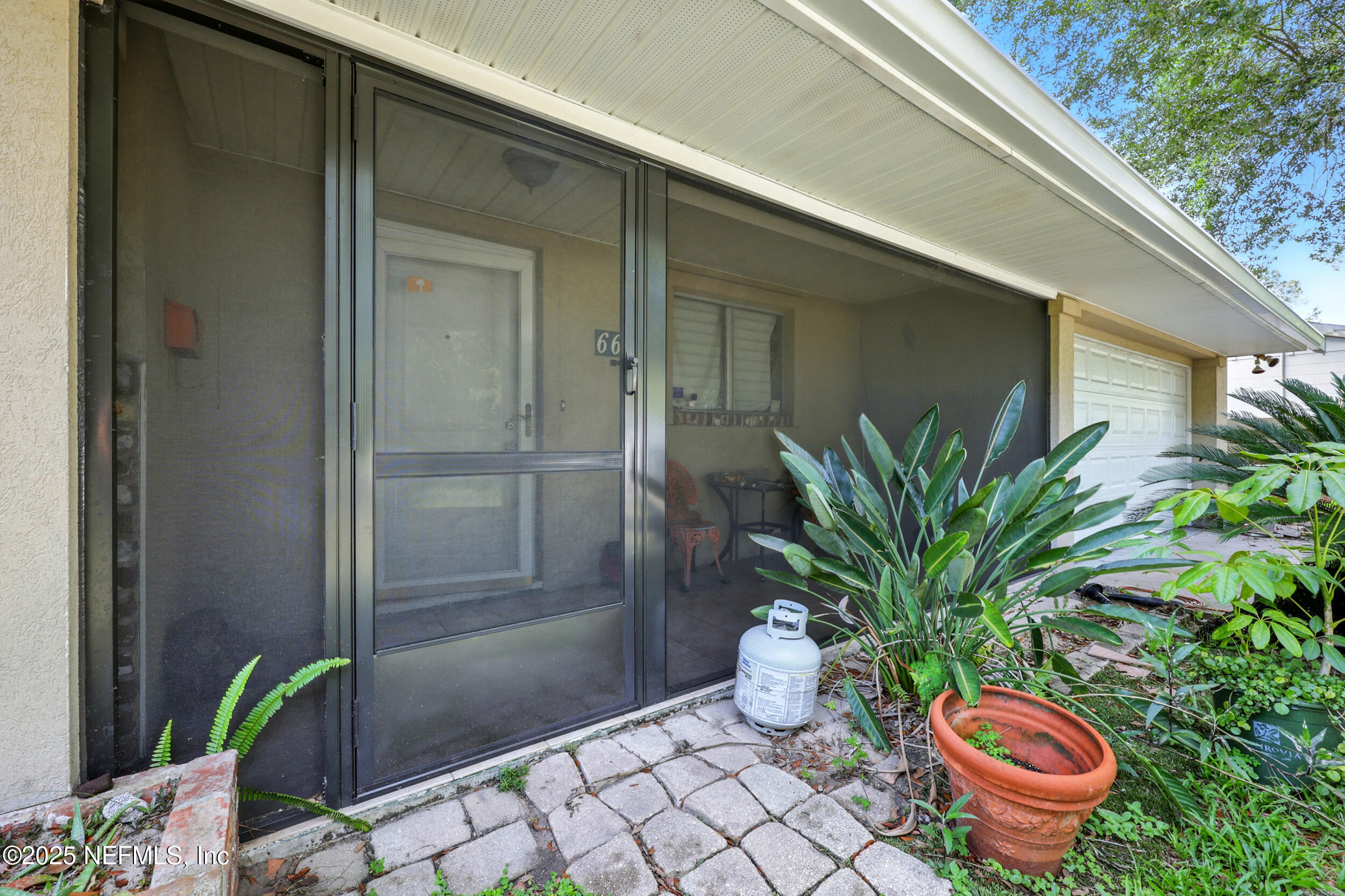 665 GROVE PARK Boulevard