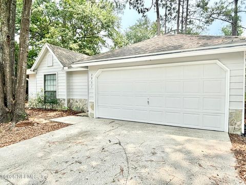 3951 HUNTERS LAKE Circle W Jacksonville FL 32210