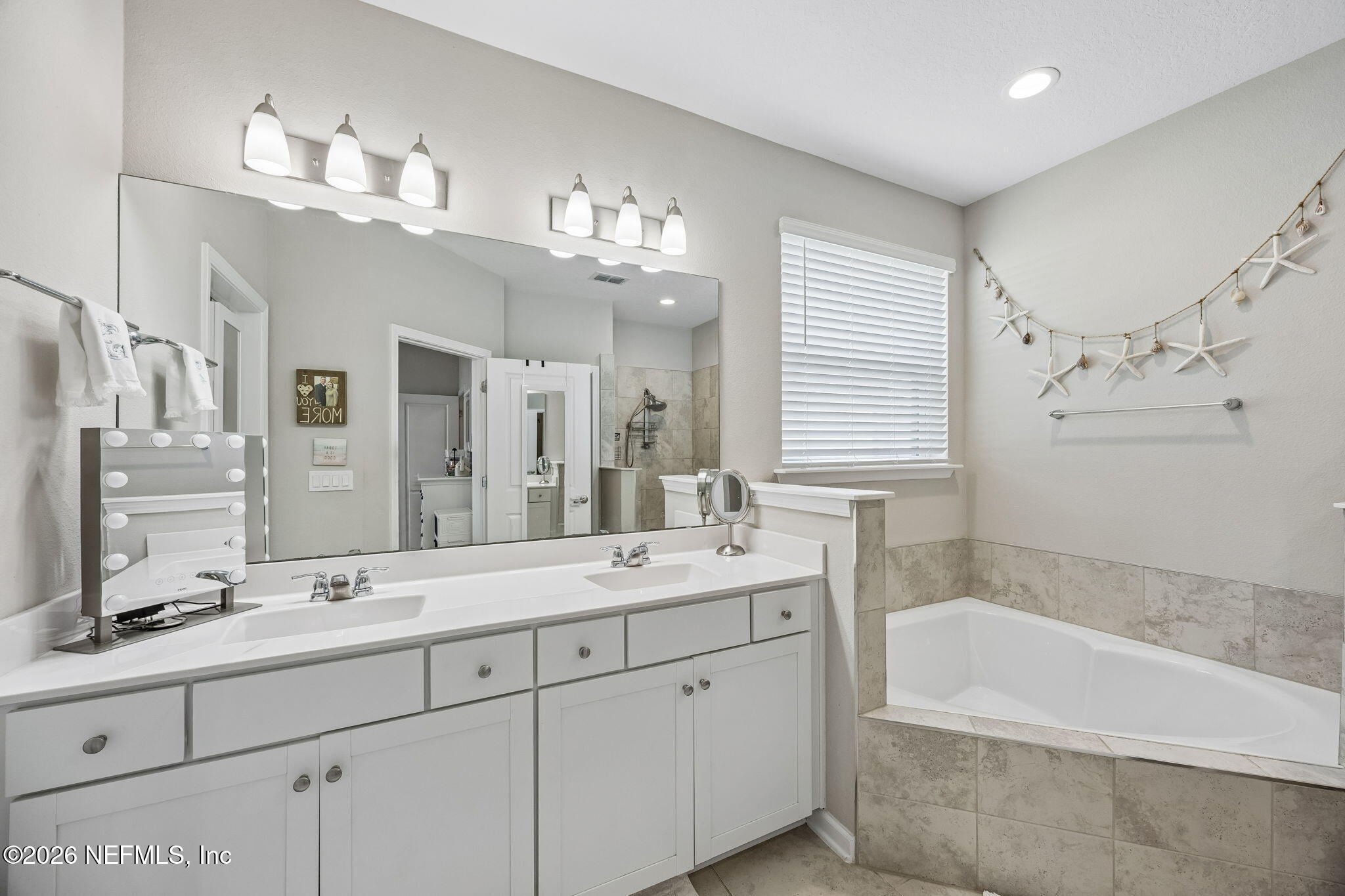 85167 AMARYLLIS Court