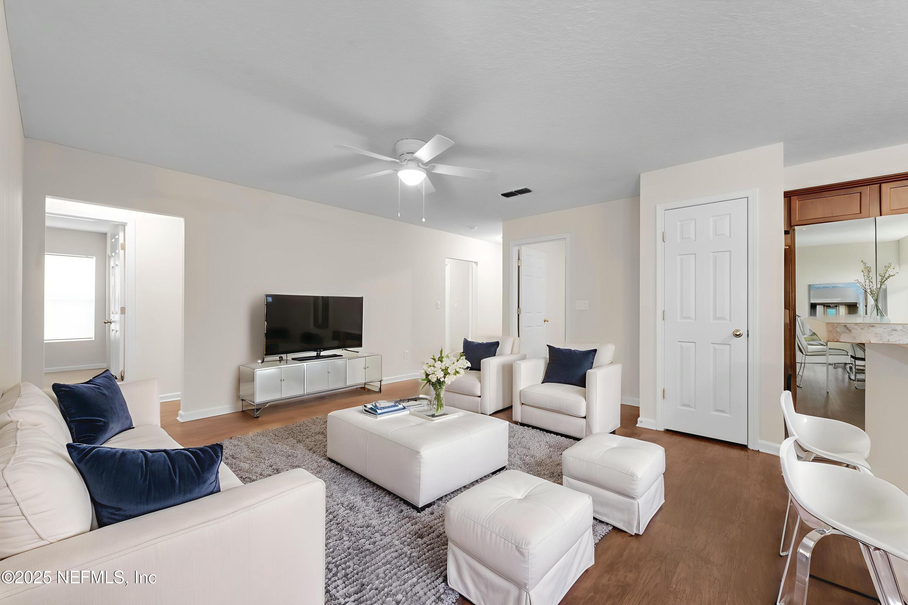 5651 VILLAGE POND Circle