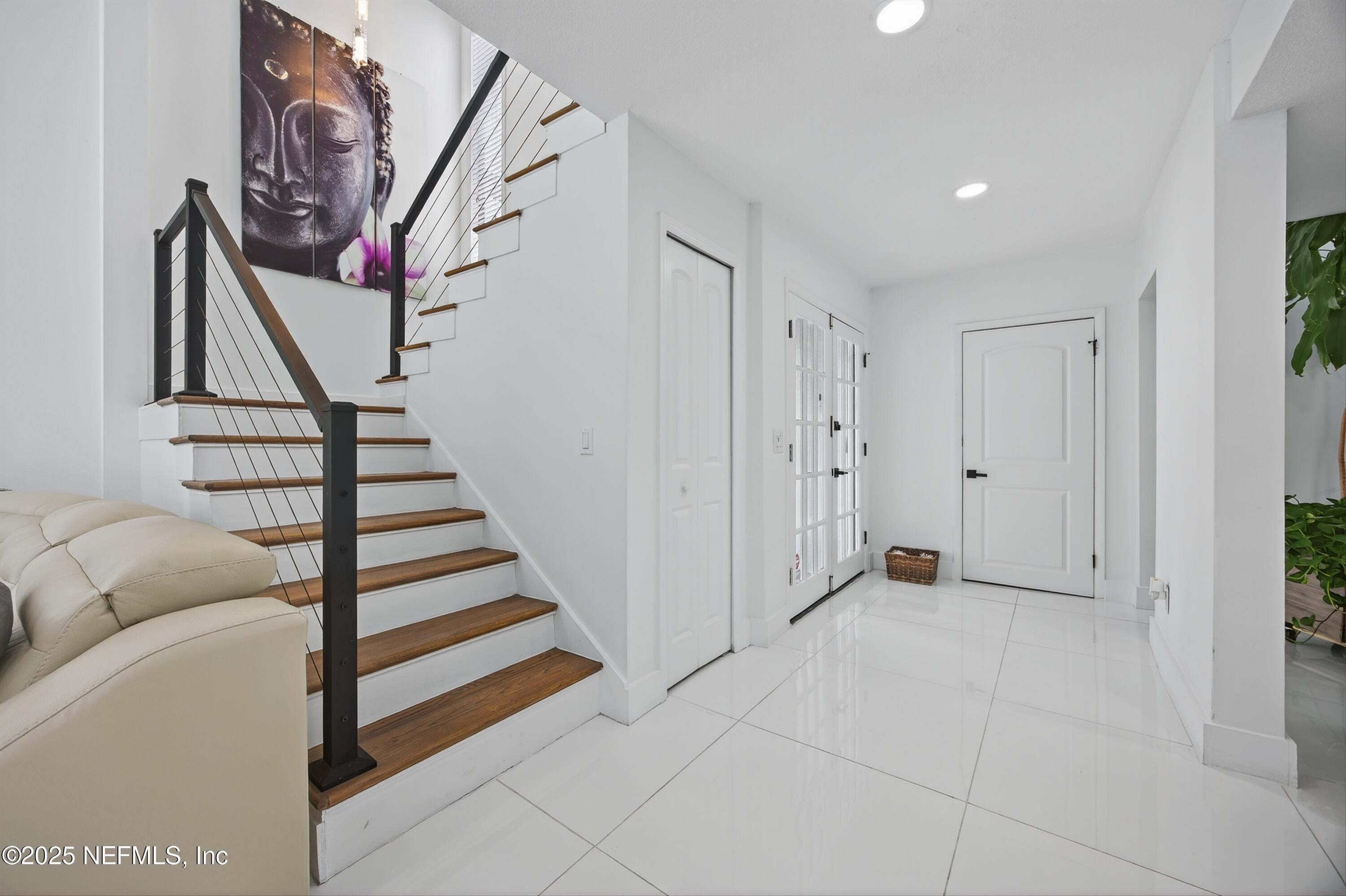 7805 BAYMEADOWS Circle W