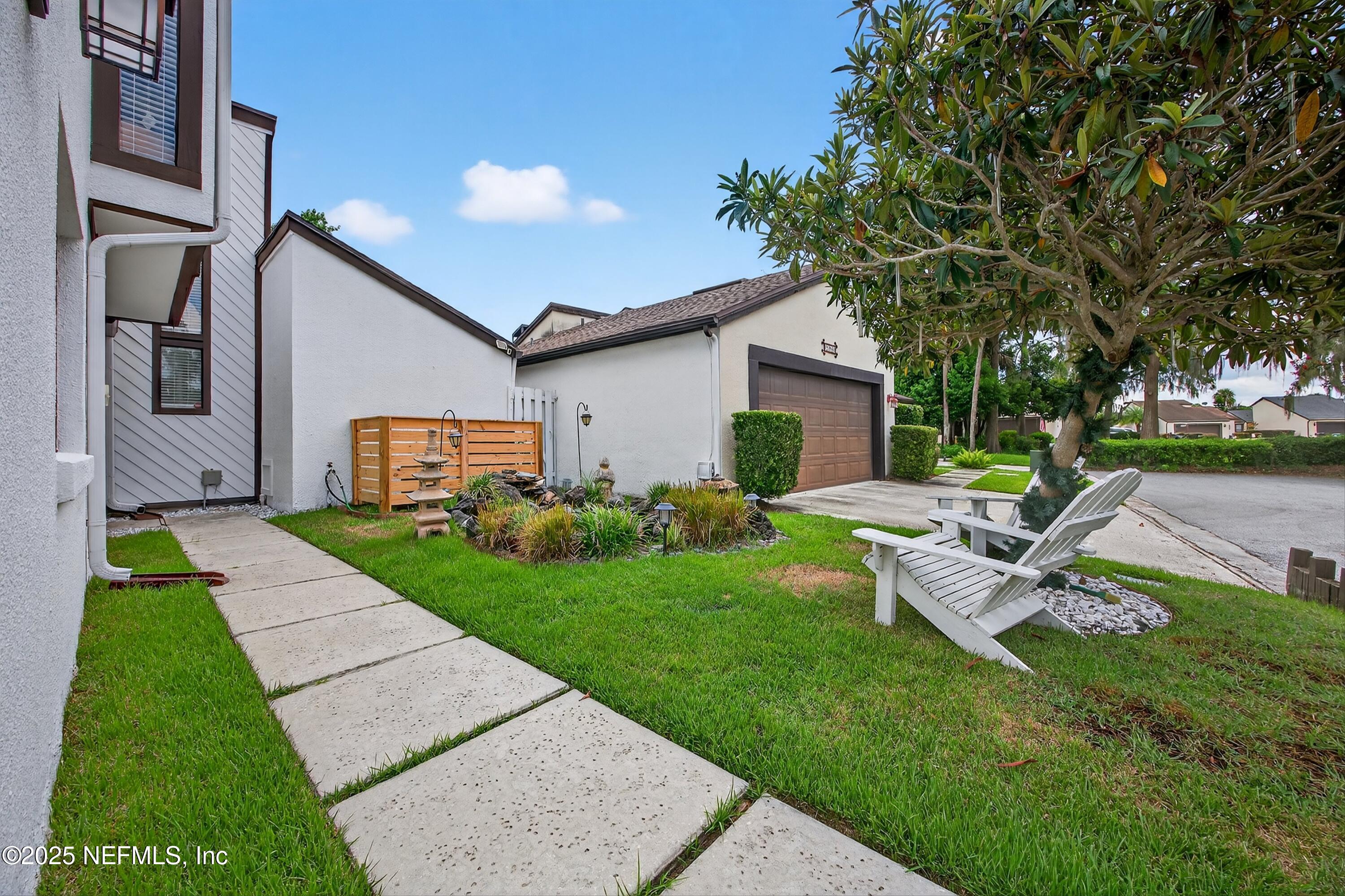 7805 BAYMEADOWS Circle W