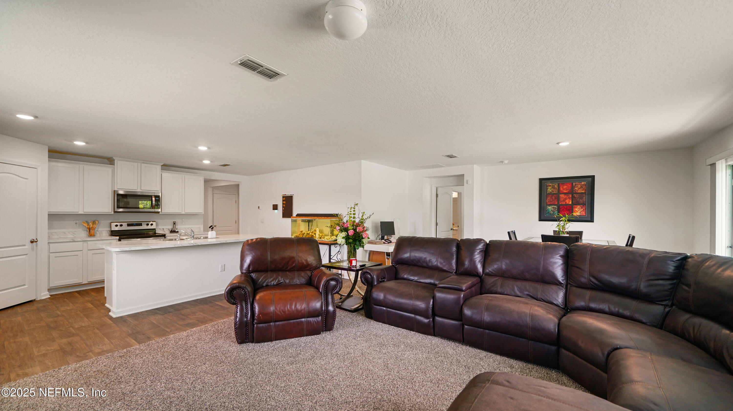 4004 CHIHUAHUA Court