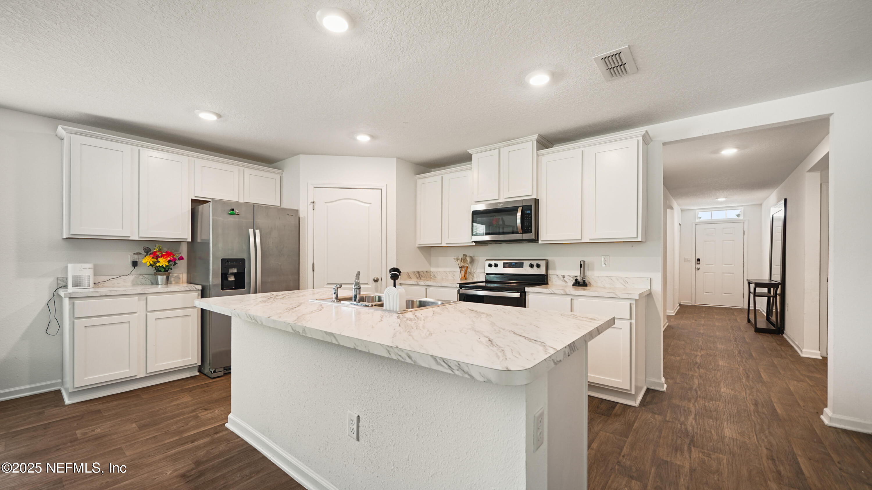 4004 CHIHUAHUA Court