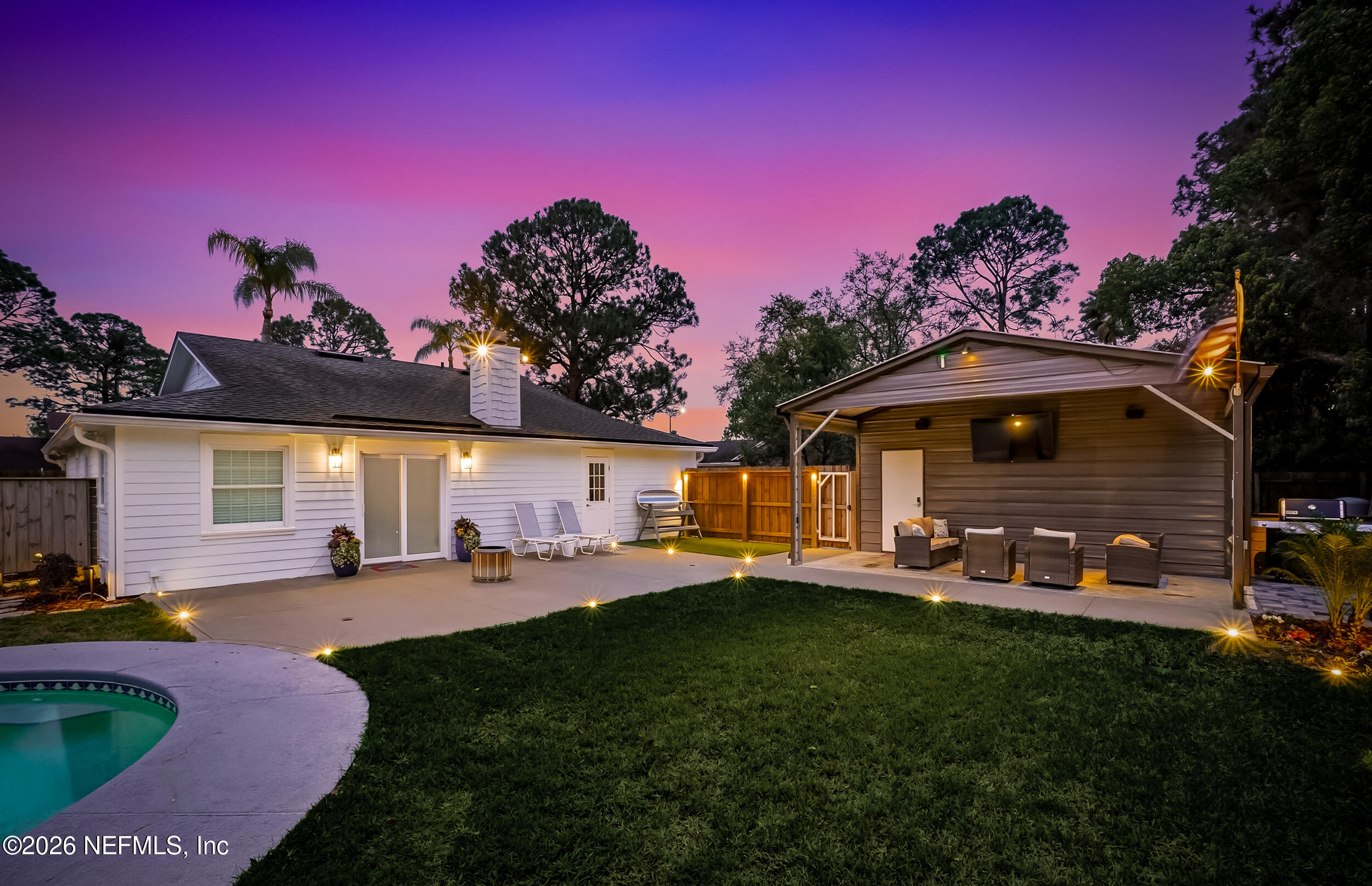 3904 LANDFALL Lane W