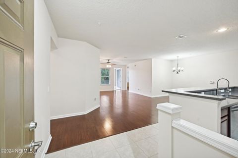 Condominium in Jacksonville FL 13364 BEACH Boulevard 10.jpg