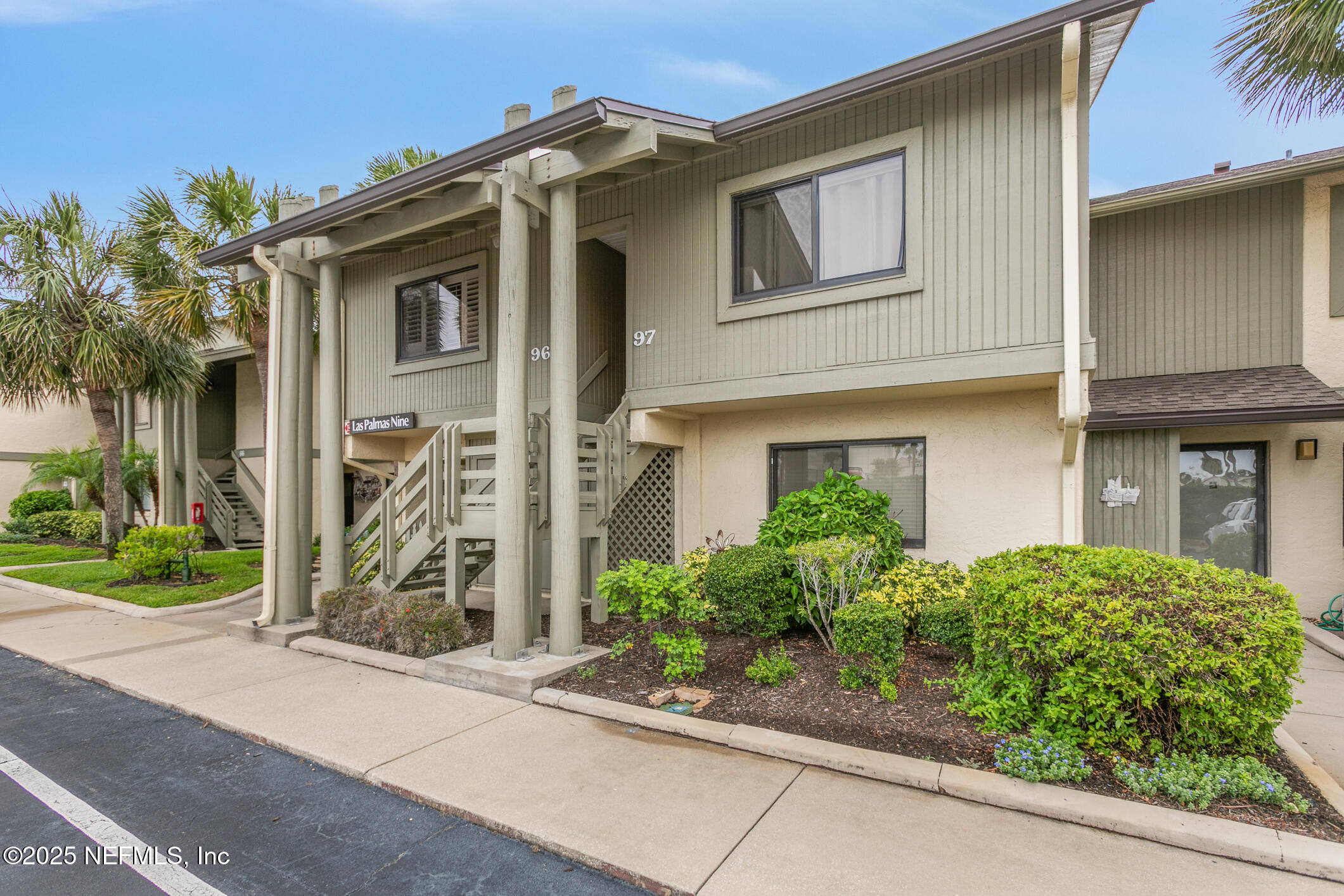 97 VILLAGE LAS PALMAS Circle