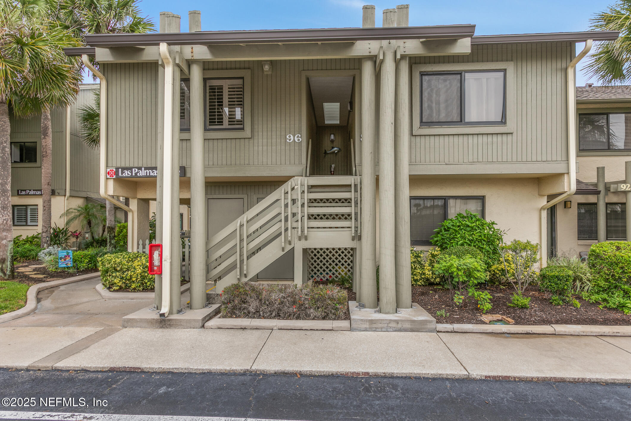 97 VILLAGE LAS PALMAS Circle