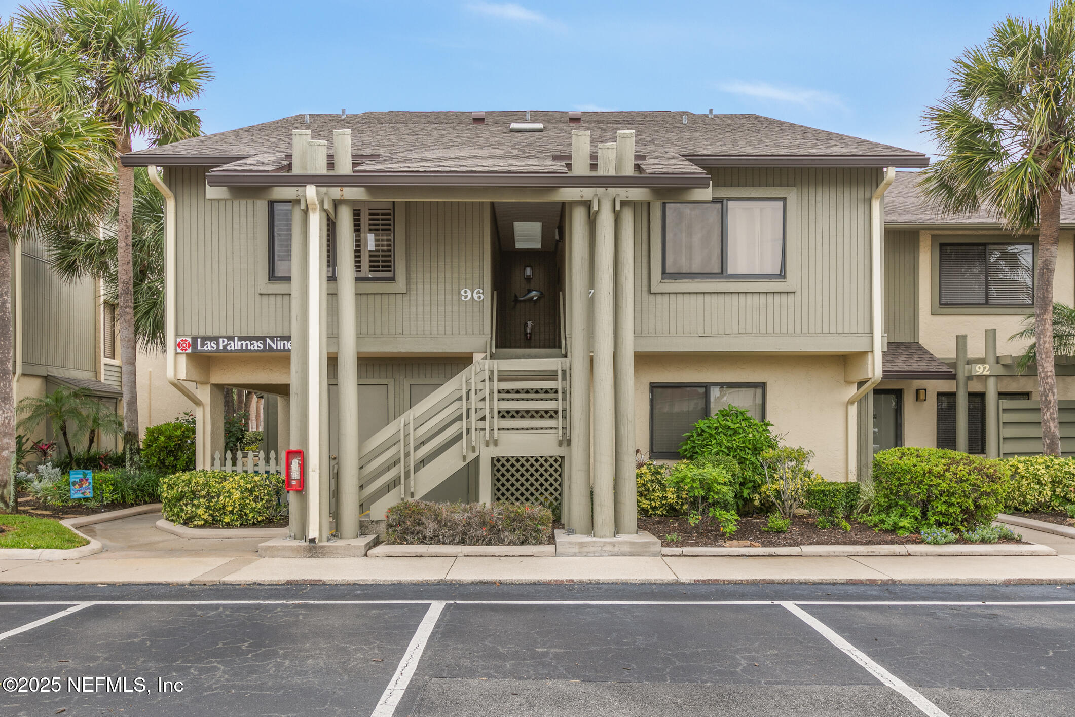 97 VILLAGE LAS PALMAS Circle