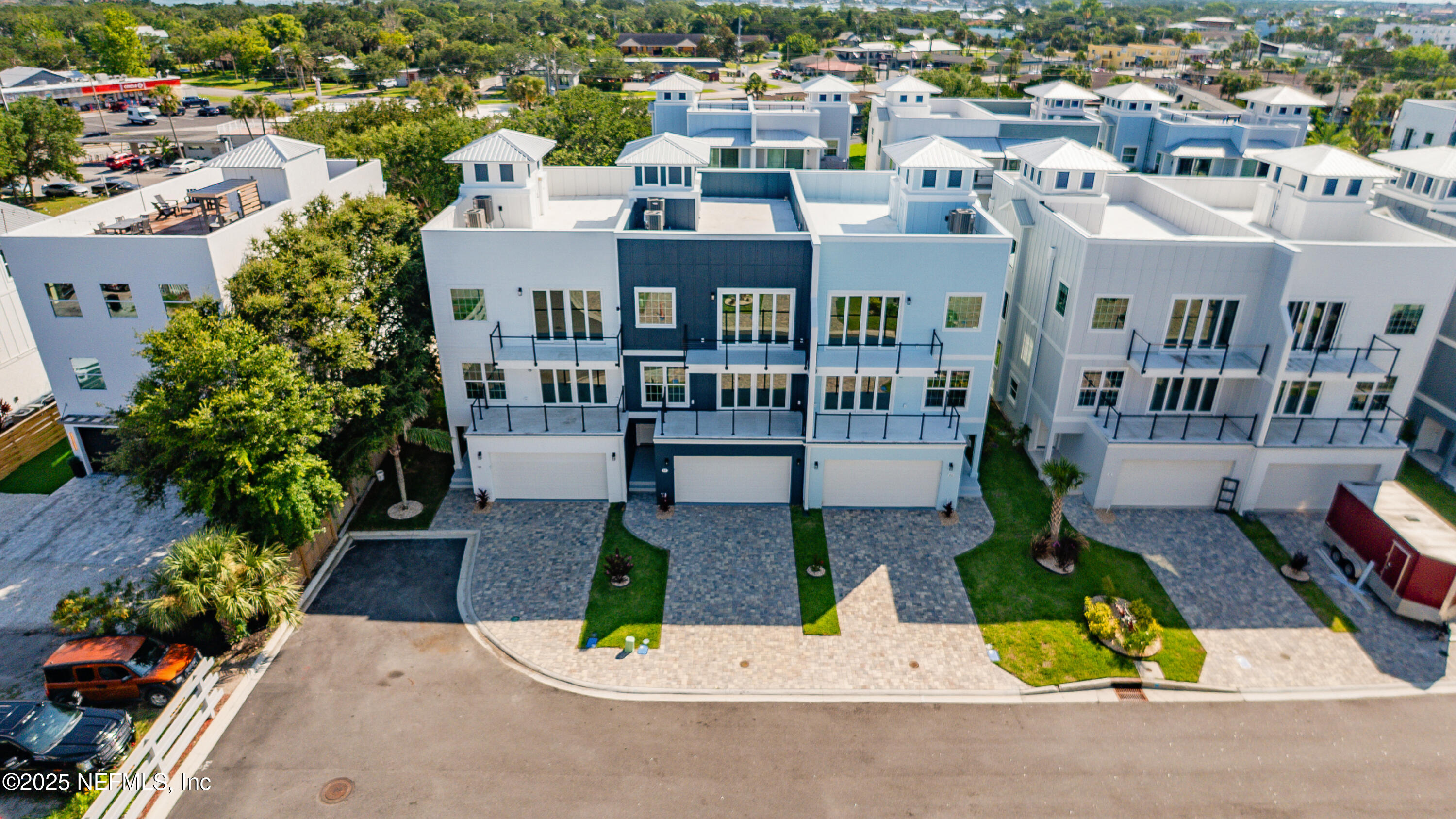 82 CORTEZ Avenue