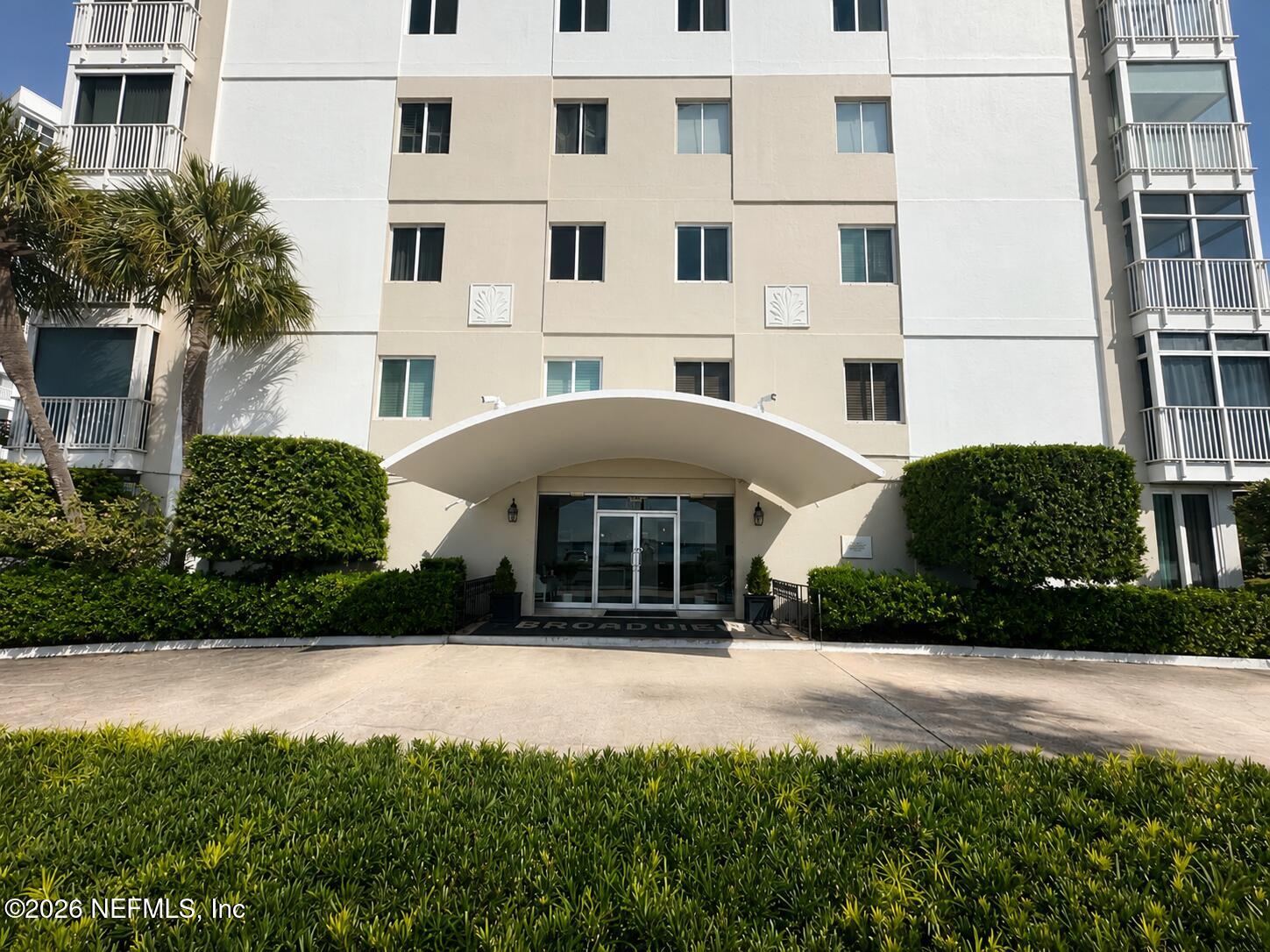 1560 LANCASTER Terrace 706