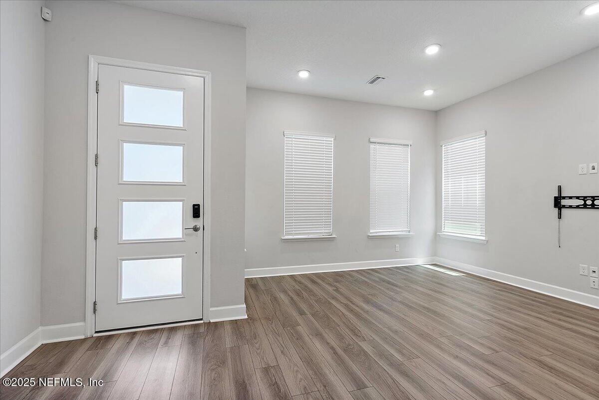 7447 LOGGERHEAD Court
