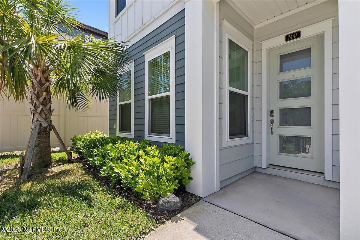 7447 LOGGERHEAD Court
