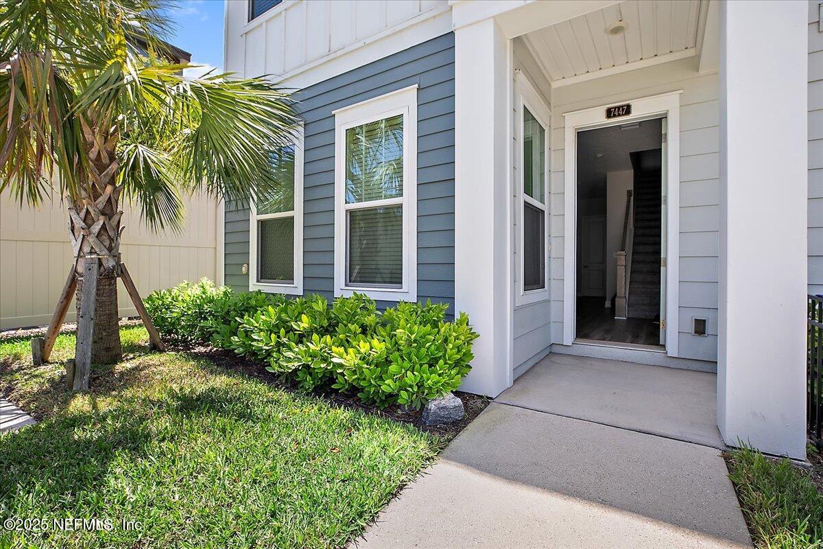 7447 LOGGERHEAD Court