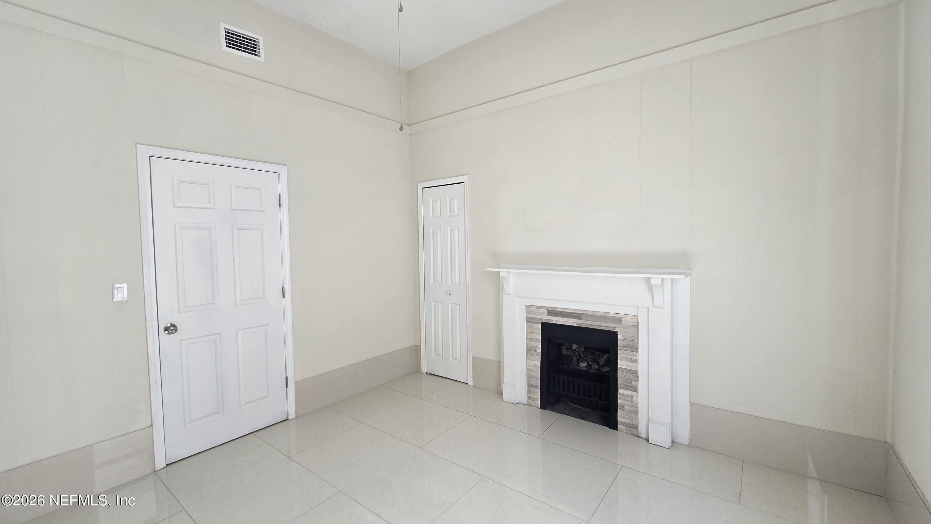 1127 SPEARING Street