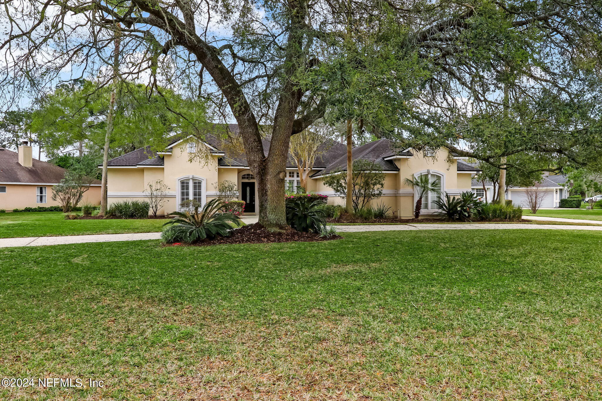 St Johns, FL home for sale located at 800 Mill Pond Court, St Johns, FL 32259