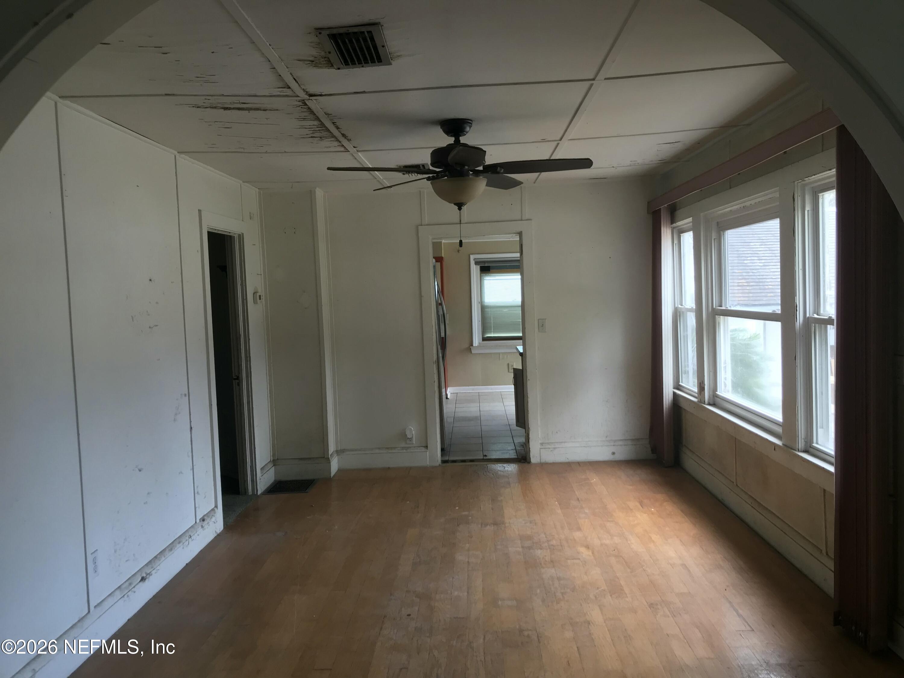 1860 LAKE SHORE Boulevard