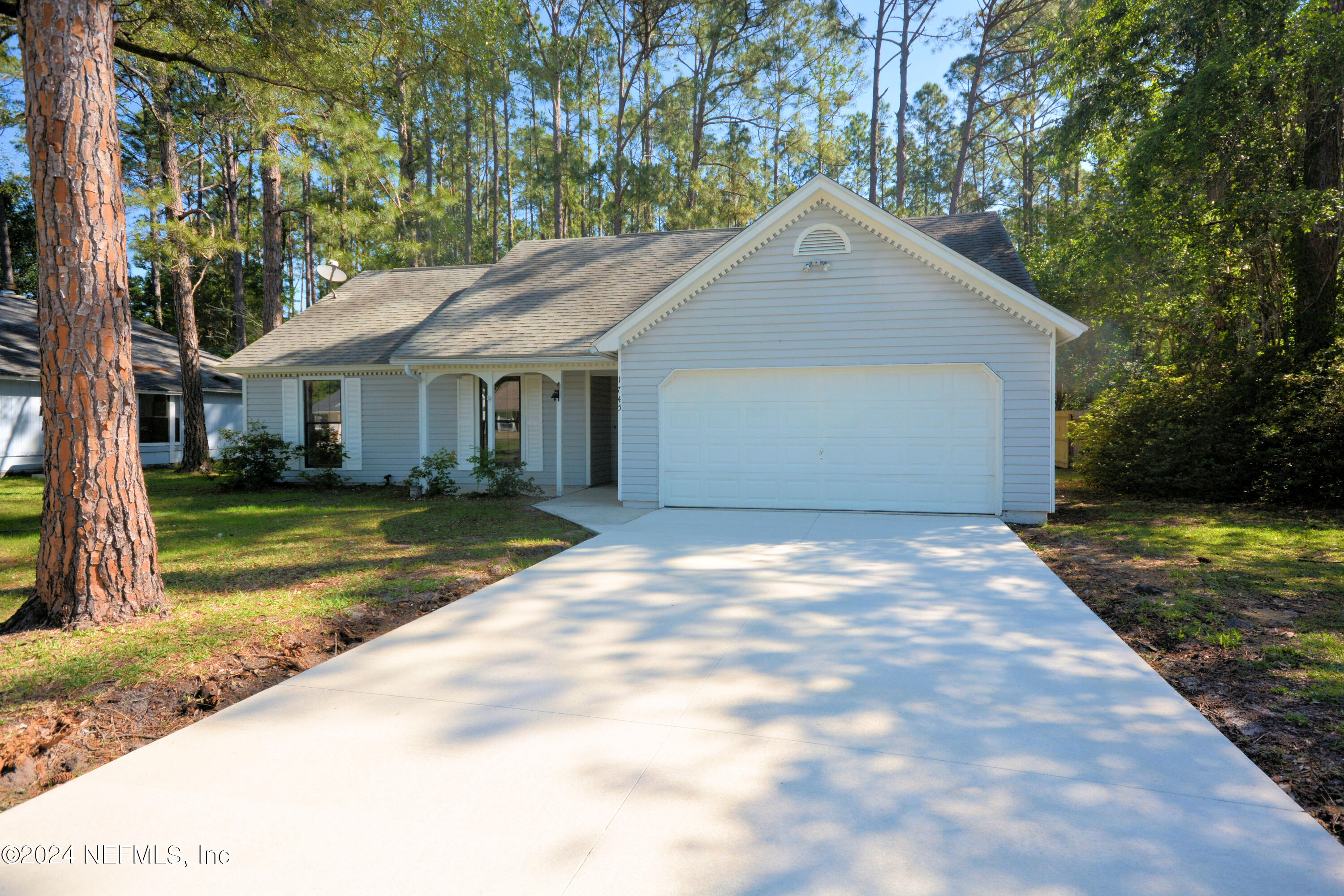 Middleburg, FL home for sale located at 1745 St Ives Drive, Middleburg, FL 32068