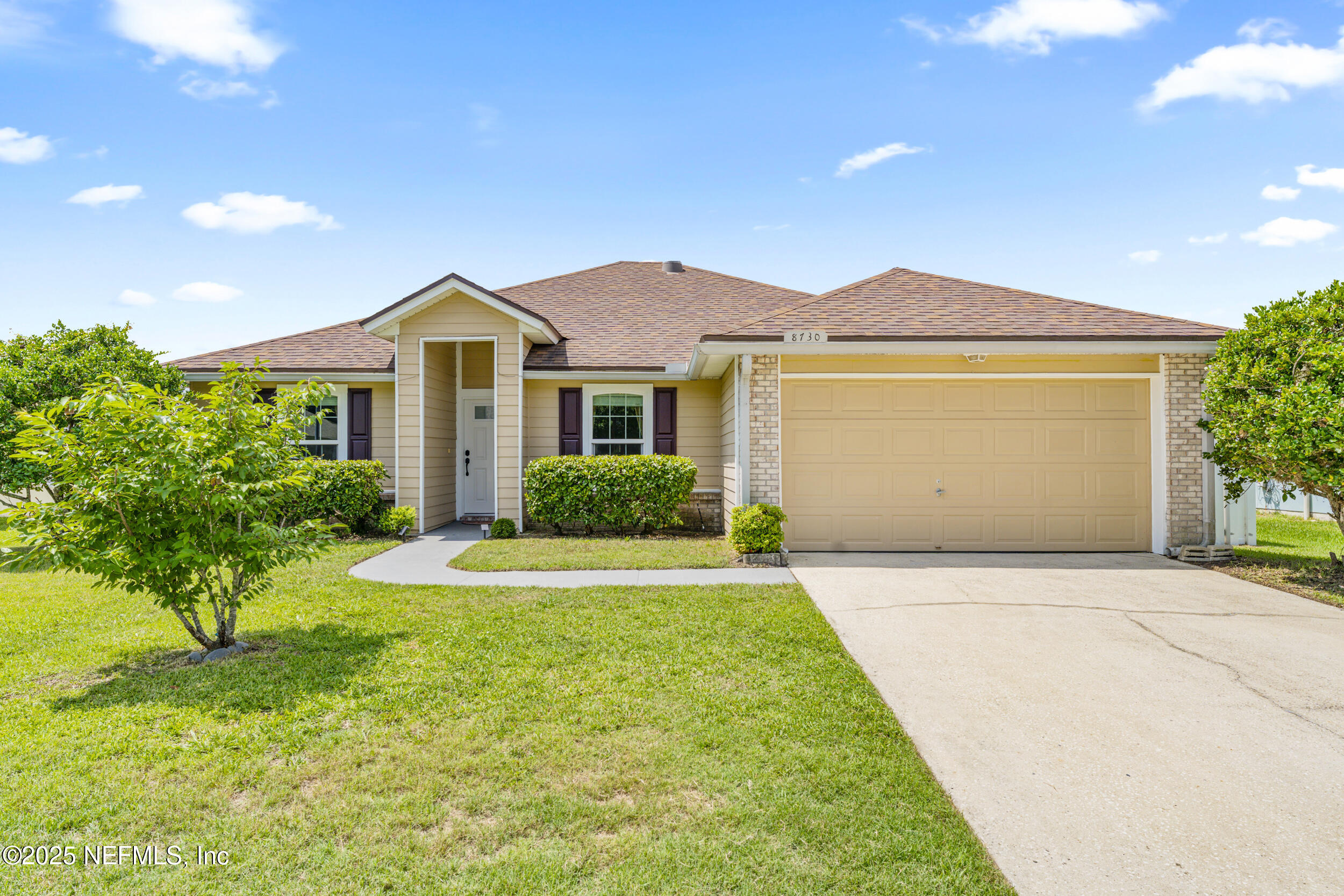 8730 STAR LEAF Road N