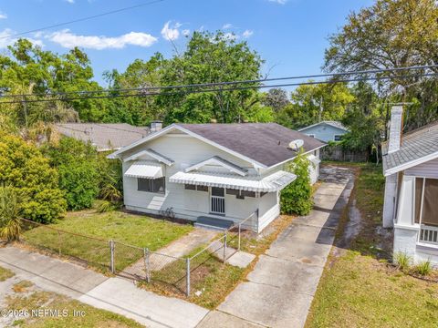 Photo of 643 LINWOOD Avenue, Jacksonville, FL 32206 (MLS # 2138364)