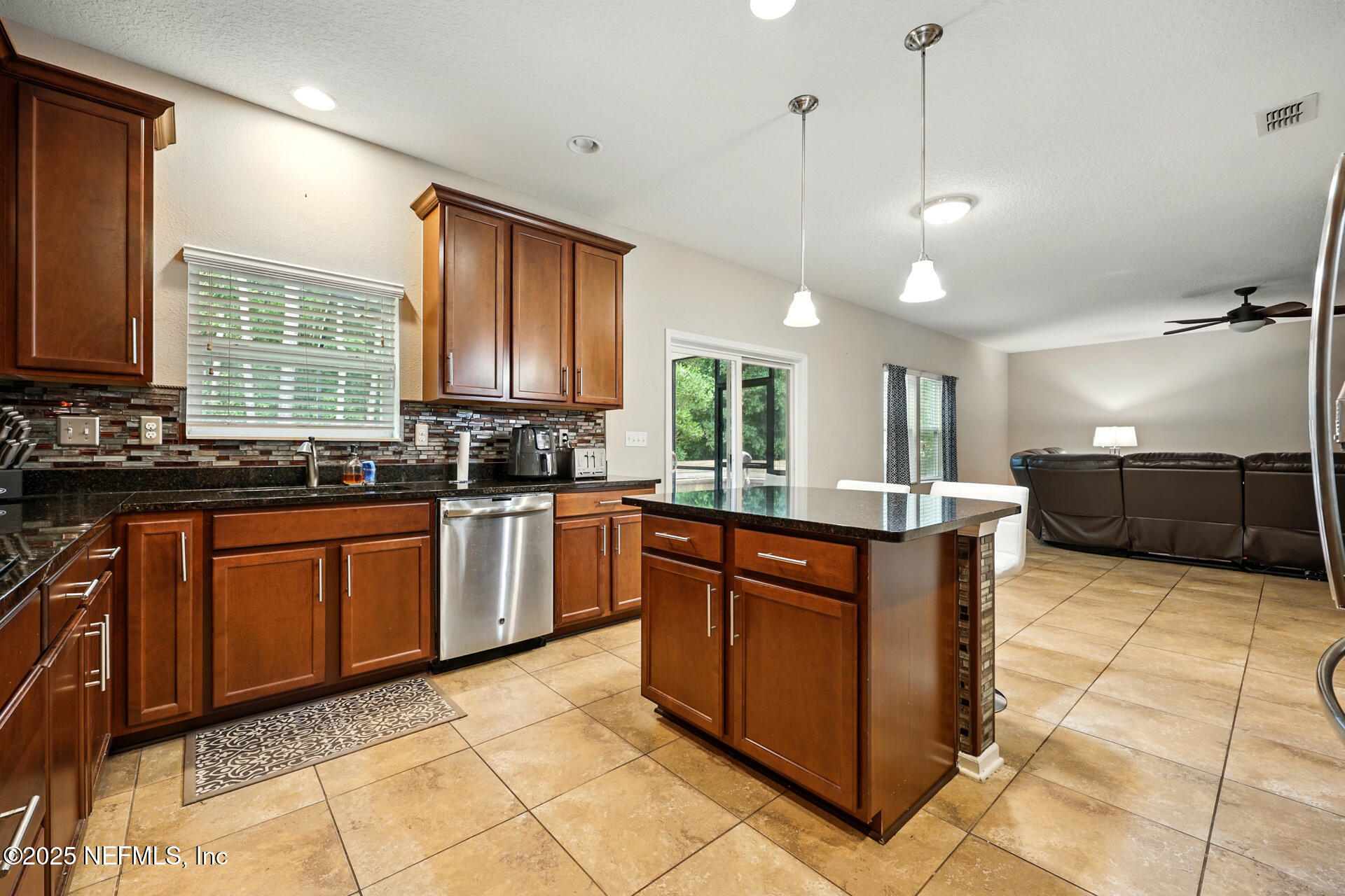 97254 BLUFF VIEW Circle