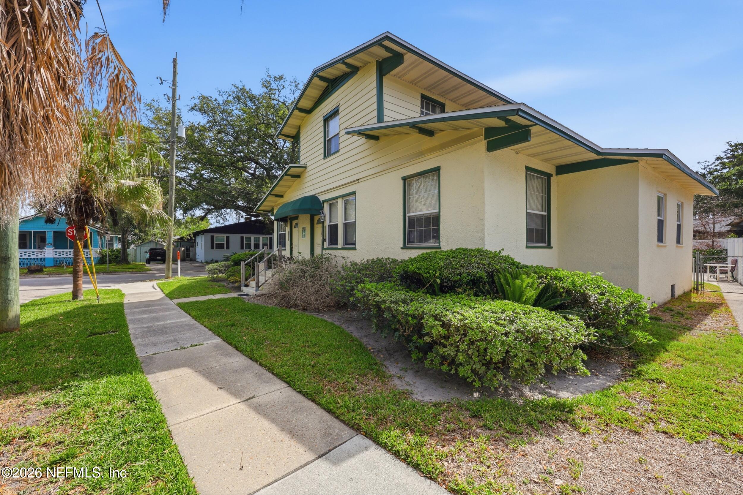 1805 PERRY Place