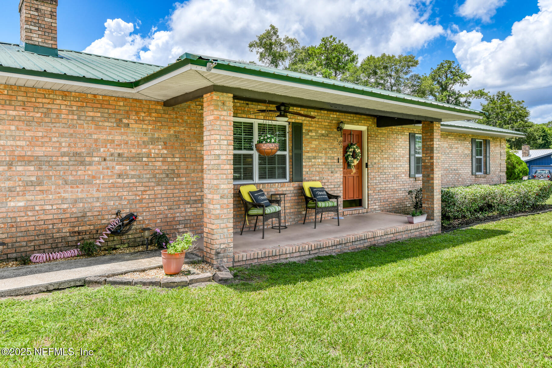 101 W FLAMINGO Drive