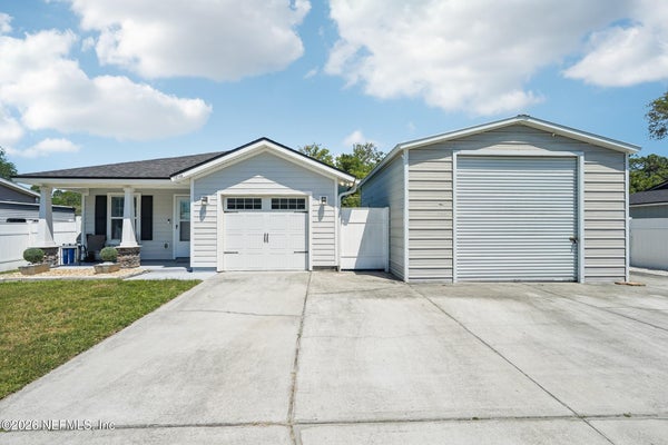 12145 VERSAILLES ST, JACKSONVILLE, FL 32224 - Image 4b86a4e8413f2d5ac337c4ff852f4d4d/2727807132