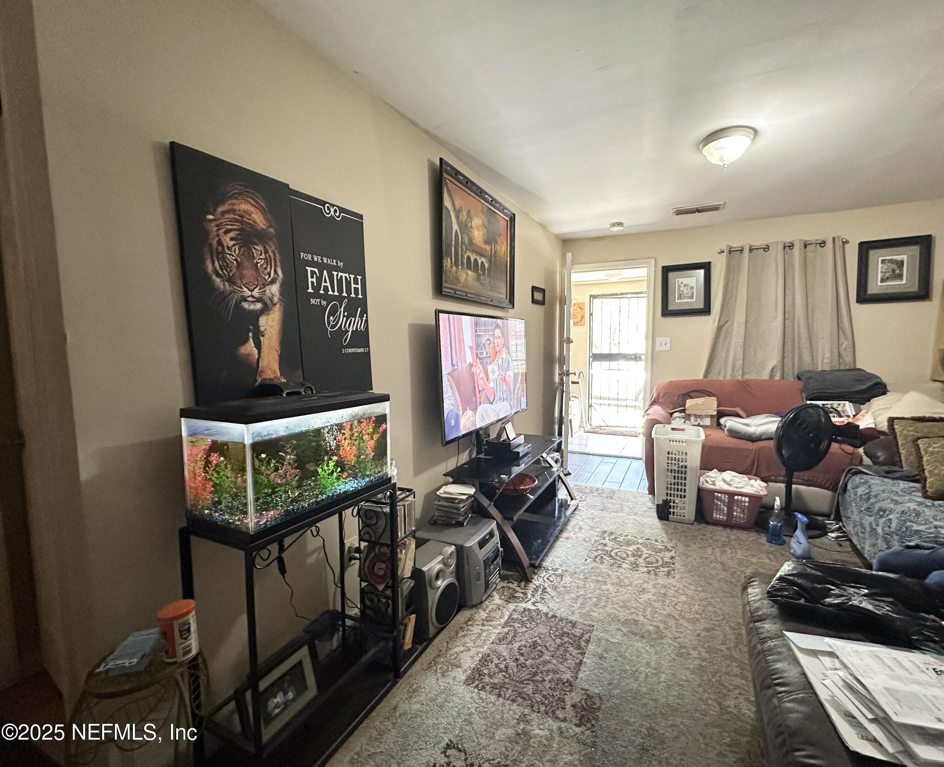 1433 W 13TH Street