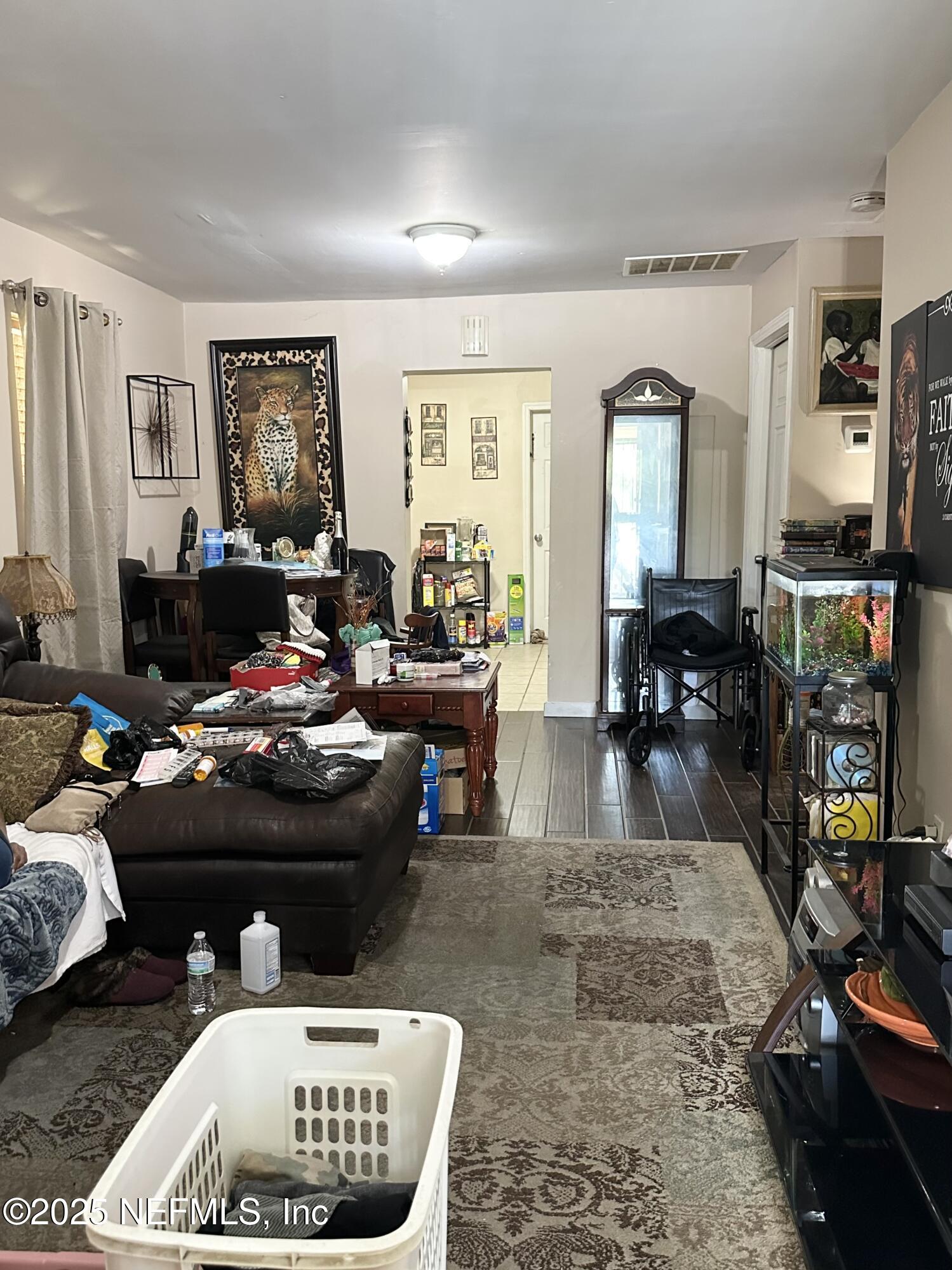 1433 W 13TH Street