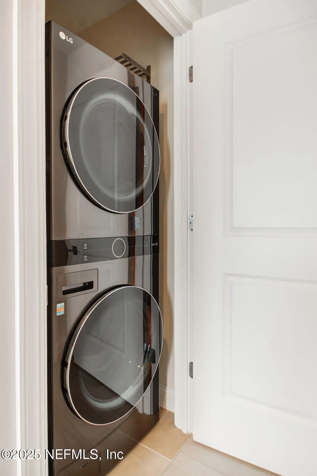 Jacksonville, Florida 32207, United States, 2 Bedrooms Bedrooms, ,2 BathroomsBathrooms,Residential,Active,234982