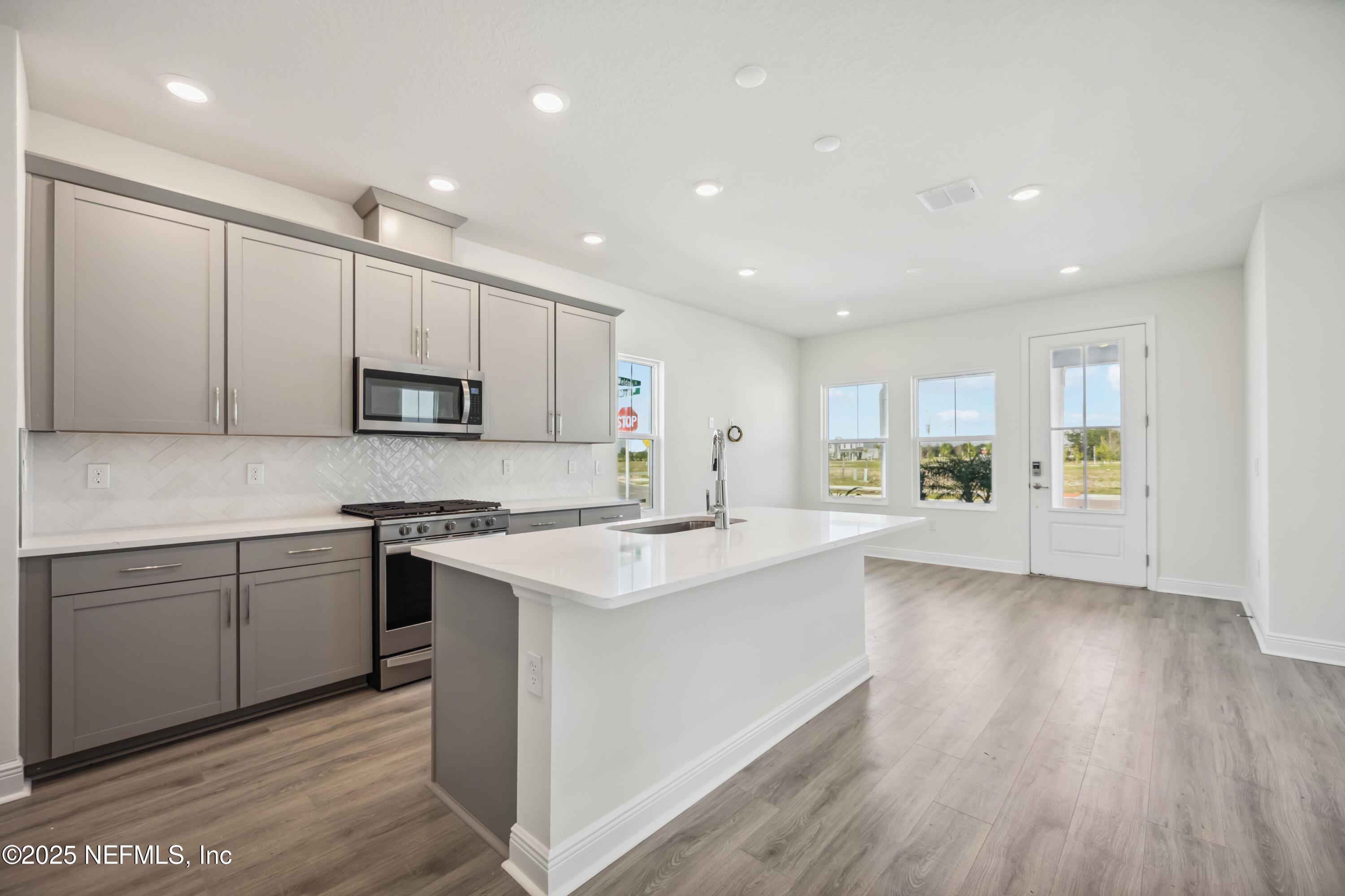 14 N BEACH Avenue