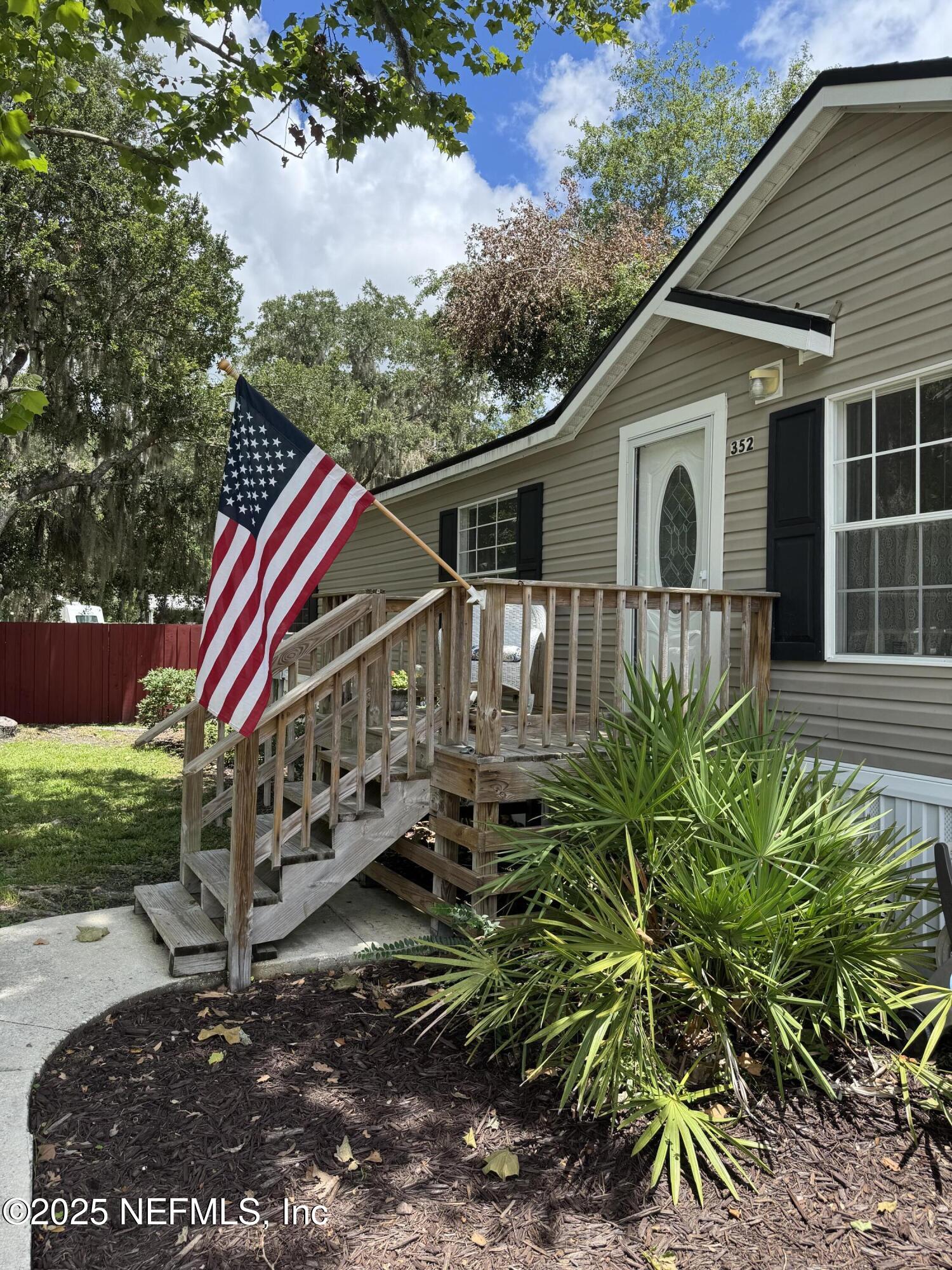 352 SHADY OAK Circle