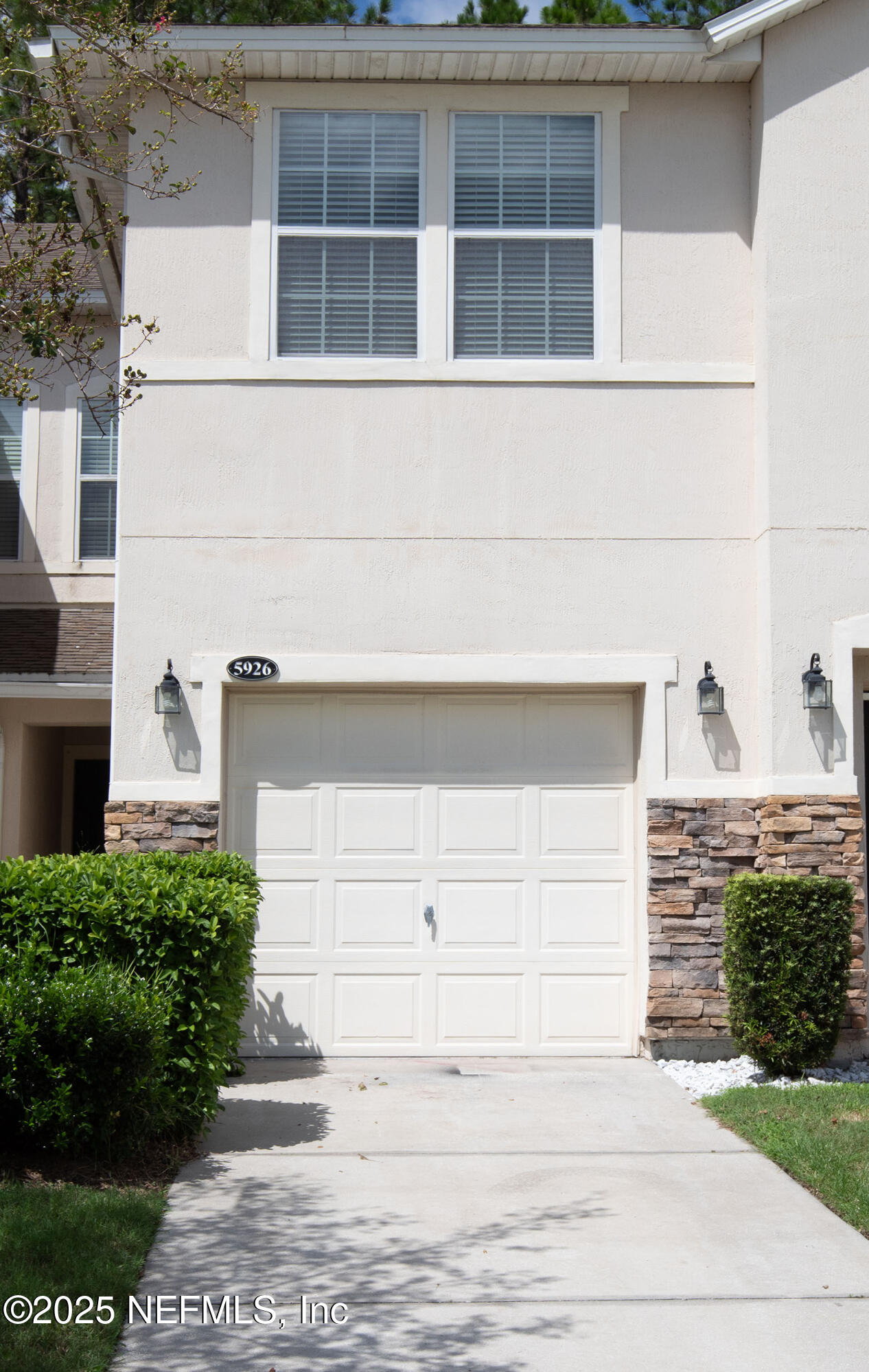 5926 BARTRAM VILLAGE Drive 5926