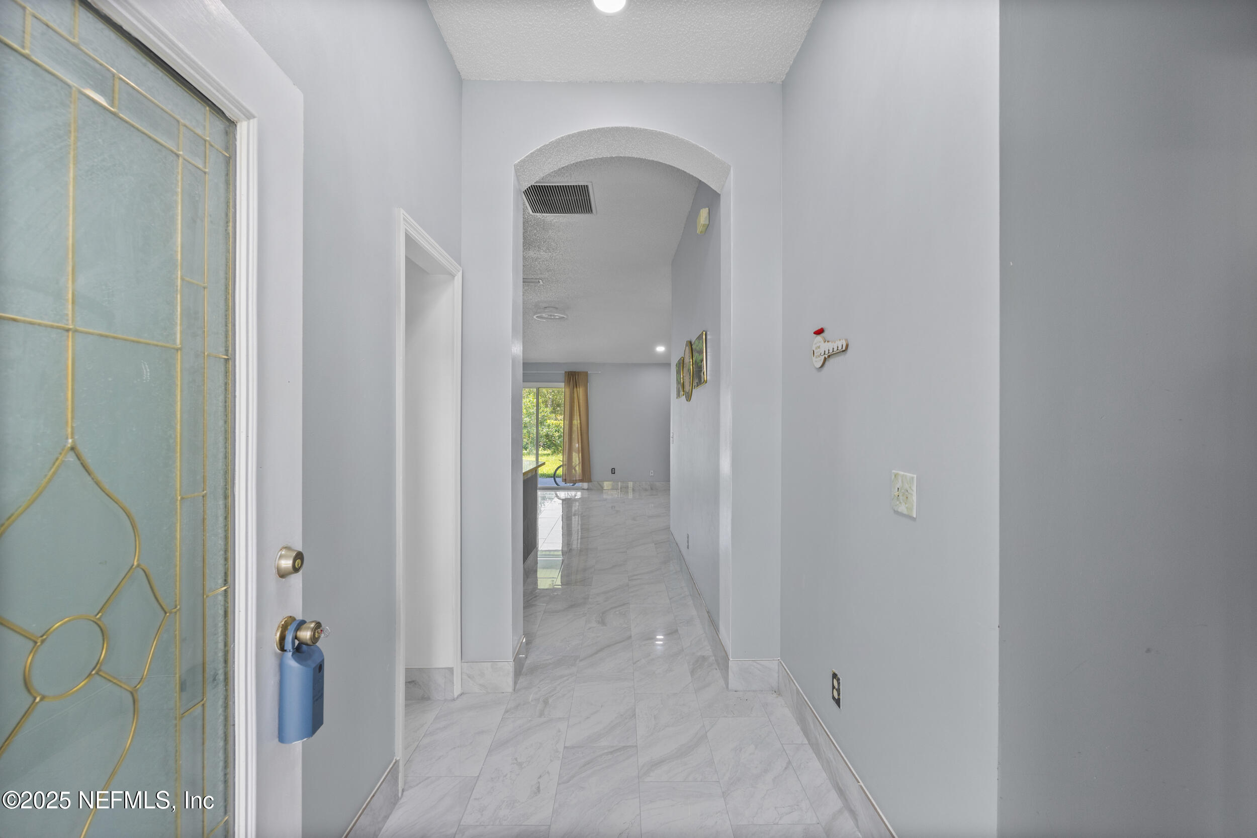 816 OAK ARBOR Circle