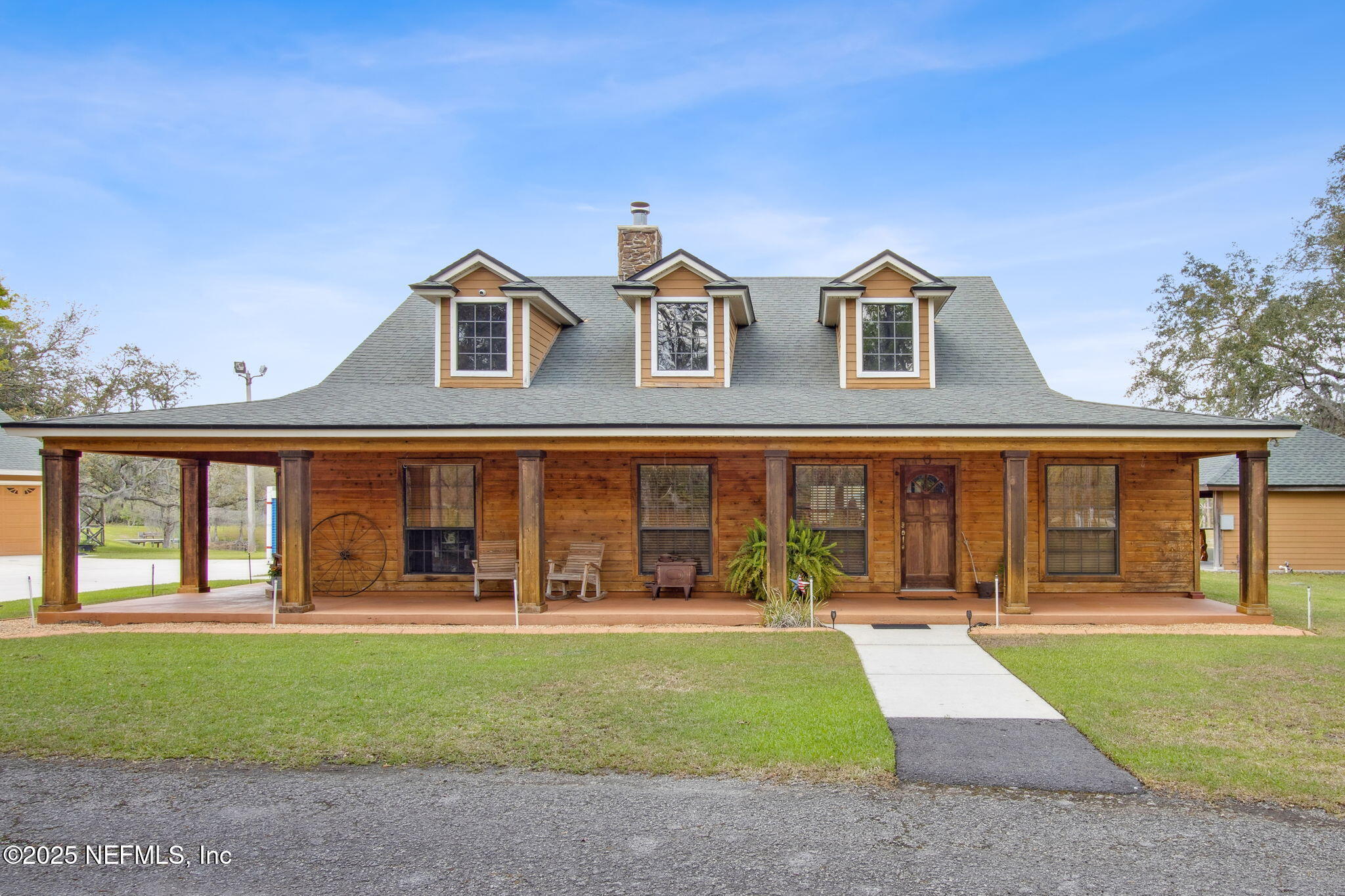 3208 THUNDER Road