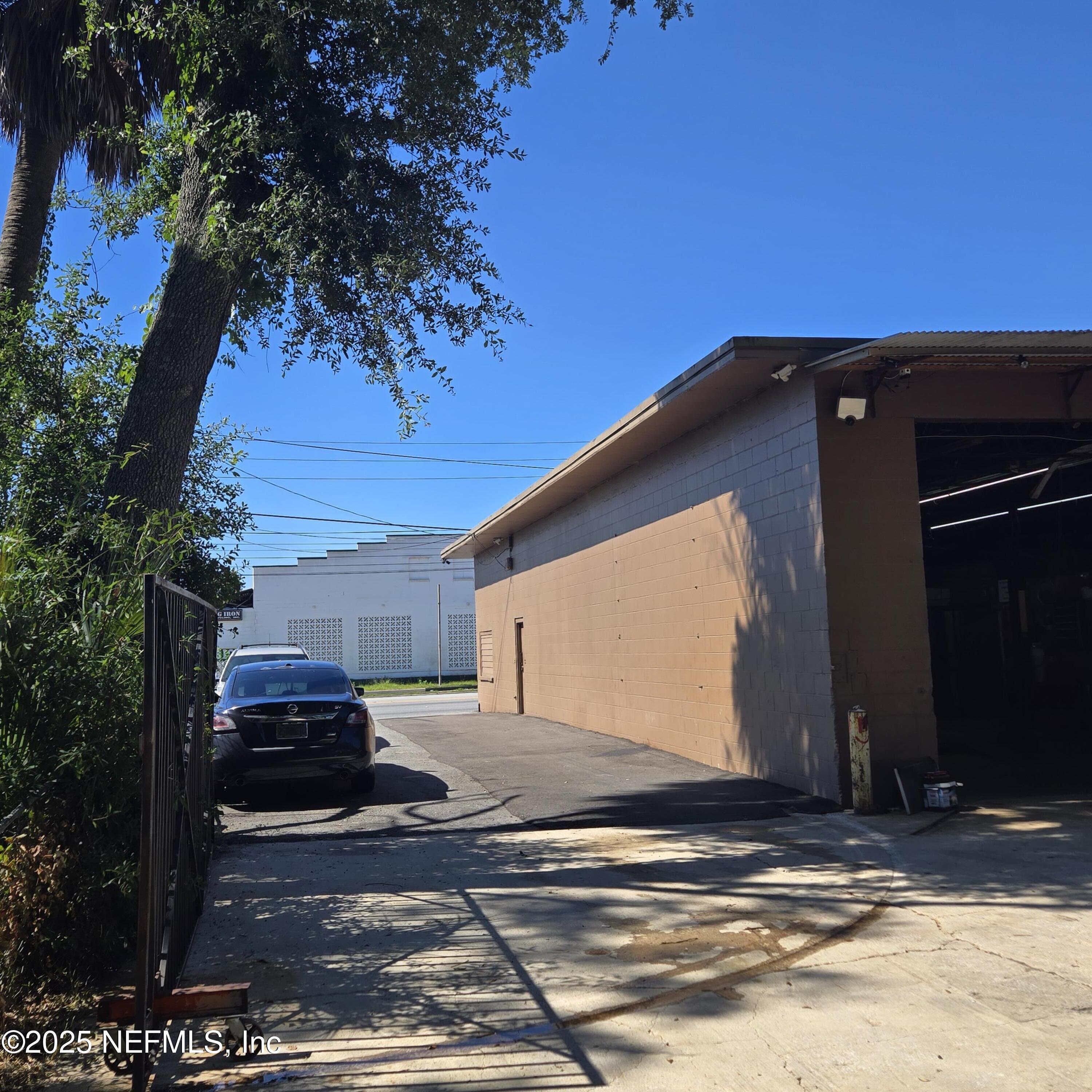 2649 W BEAVER Street