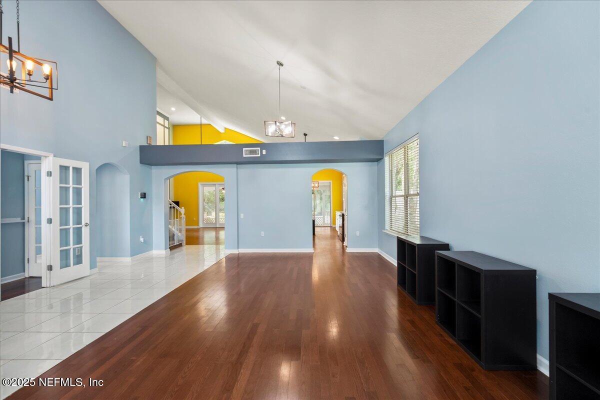 8566 ETHANS GLEN Terrace