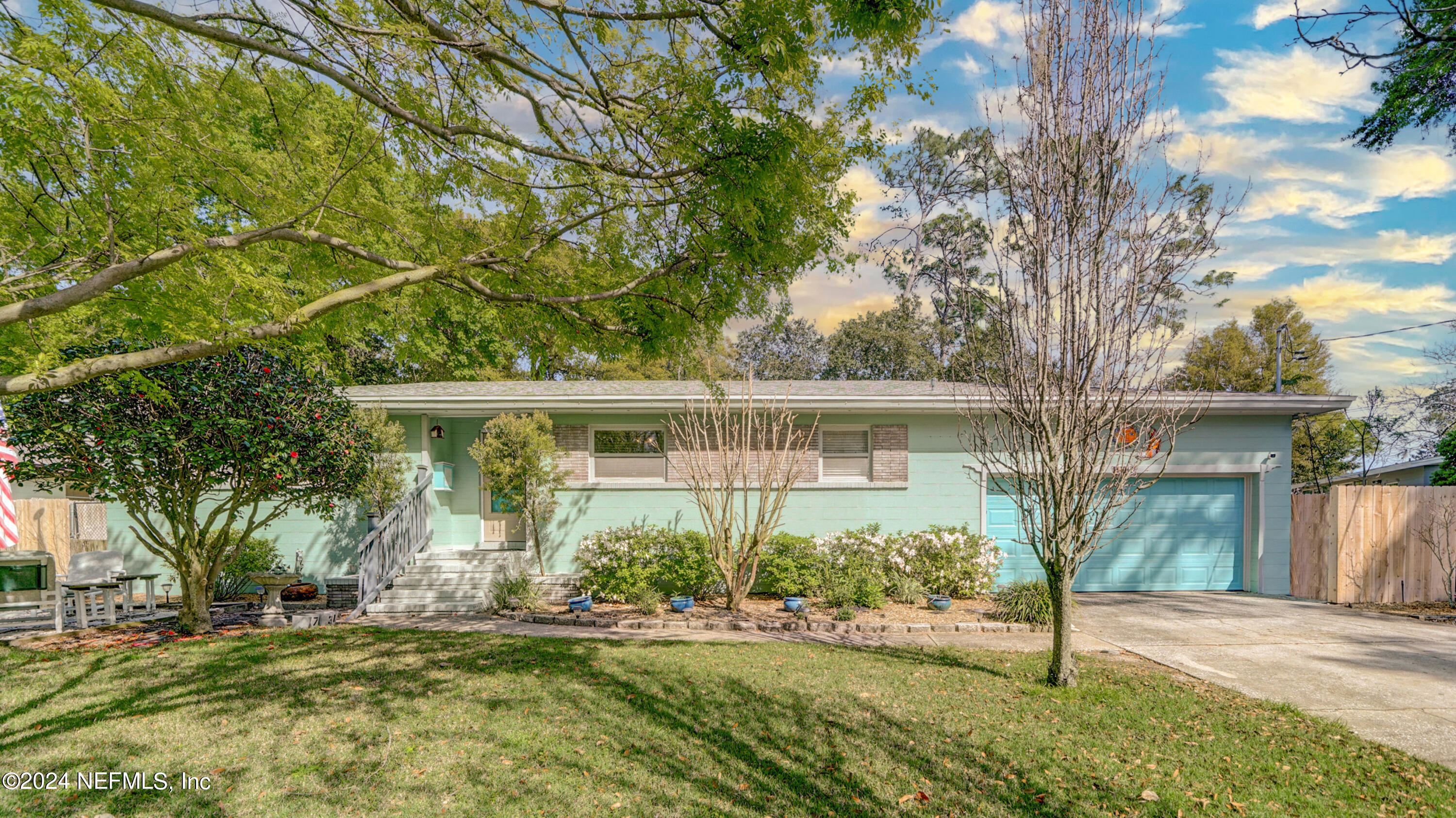 Jacksonville, FL home for sale located at 1713 Serena Drive E, Jacksonville, FL 32225