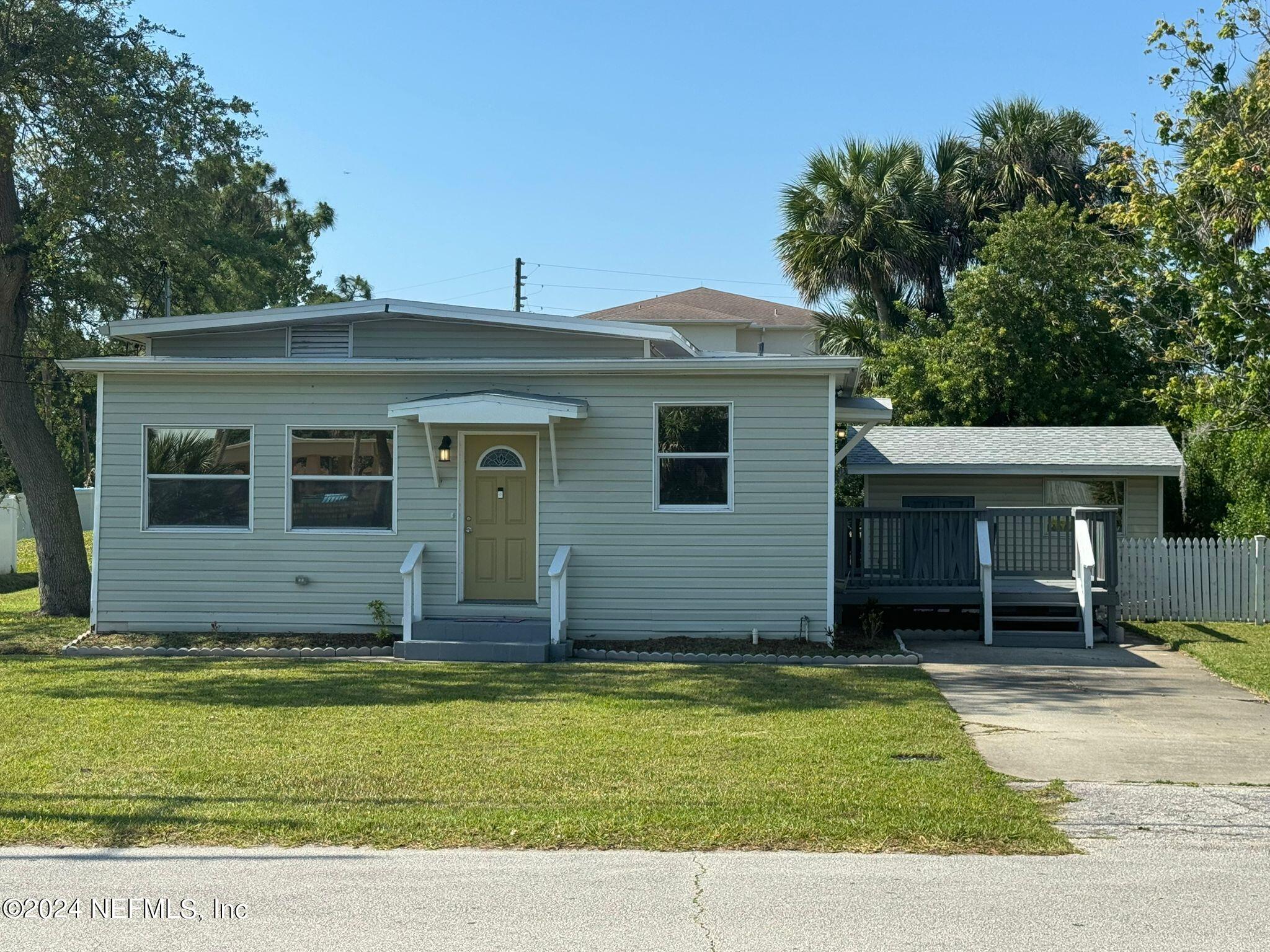 South Daytona, FL home for sale located at 204 McDonald Street, South Daytona, FL 32119