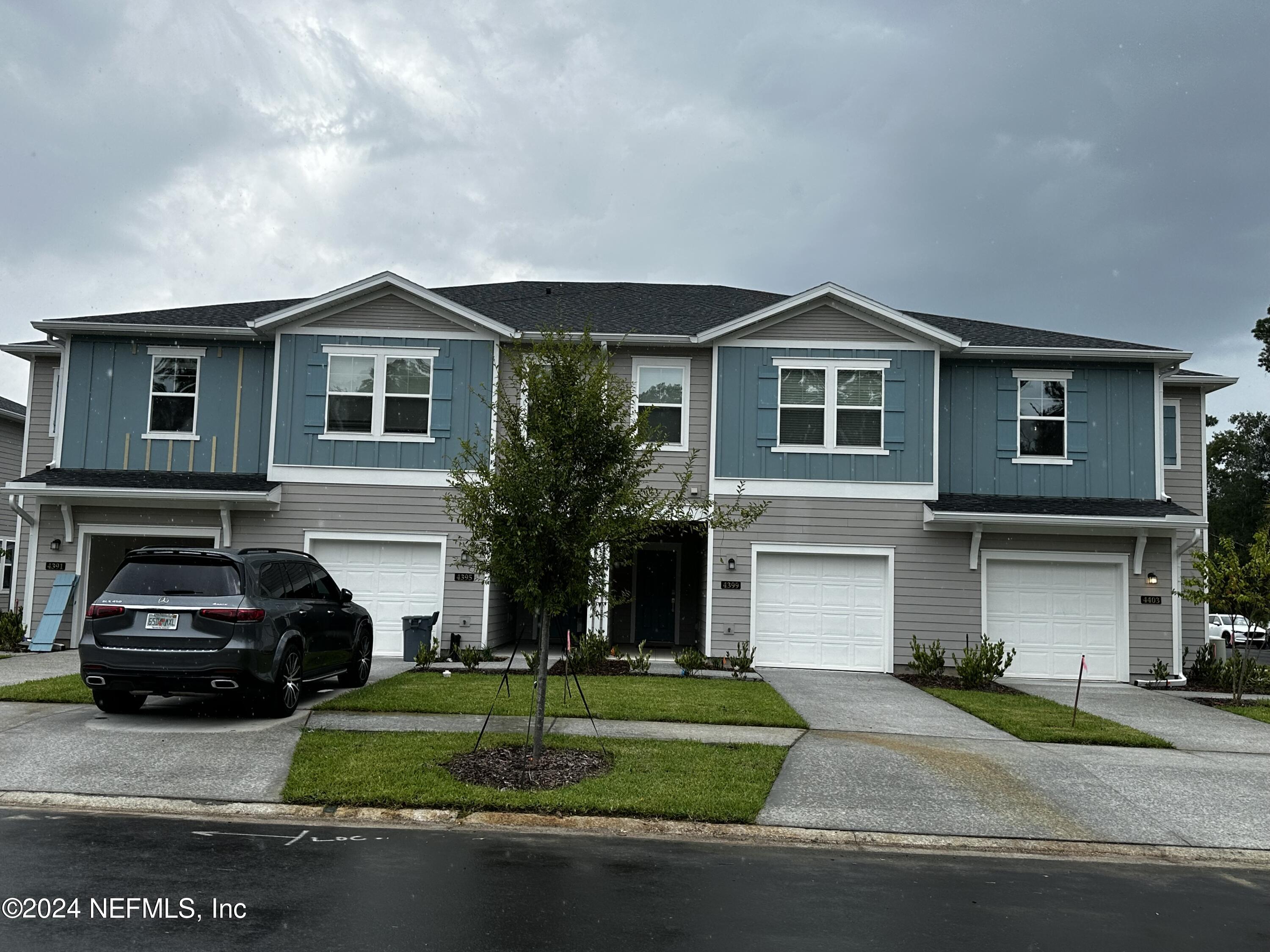 Photo 1 of 42 — 4387 LEEWARD BREEZE Loop, Middleburg, FL 32068