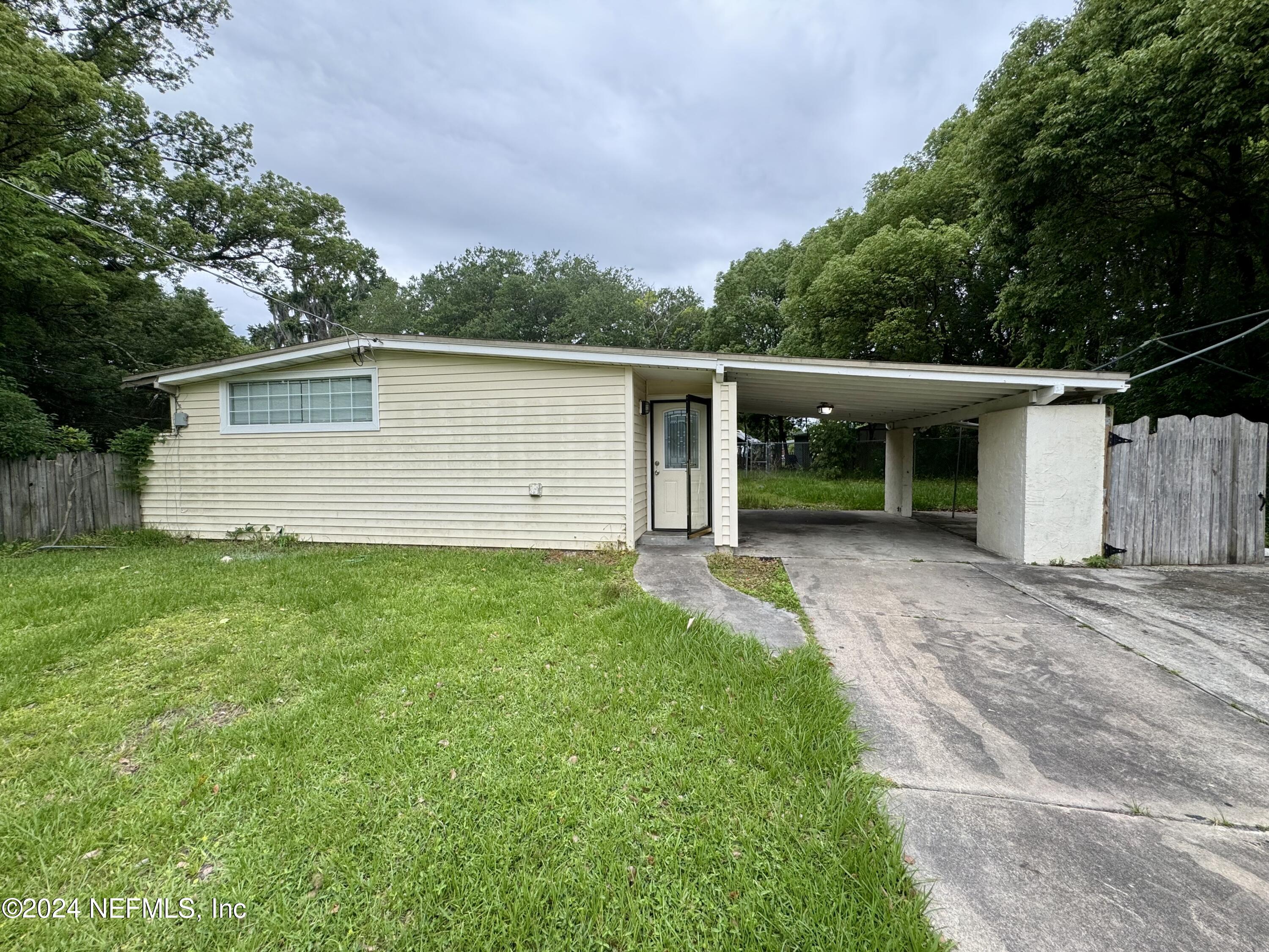 Jacksonville, FL home for sale located at 1118 Calvados Court, Jacksonville, FL 32205
