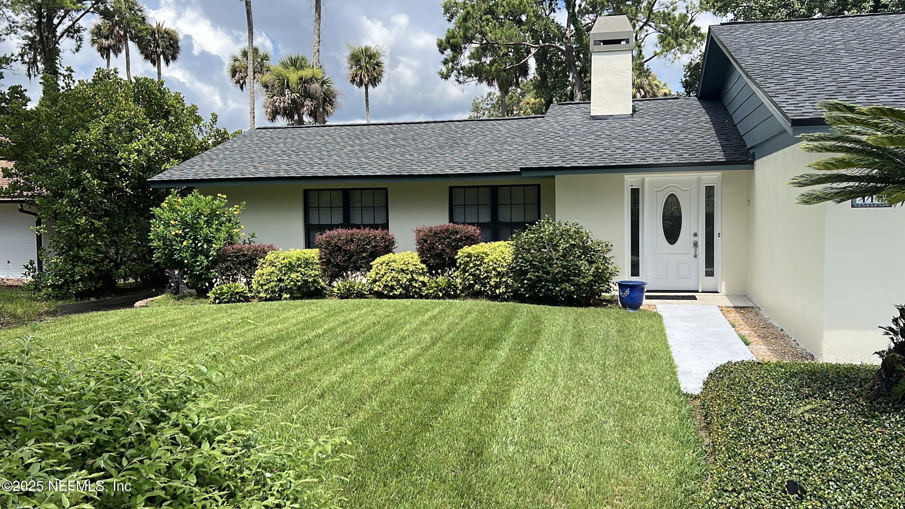 110 ABALONE Lane W