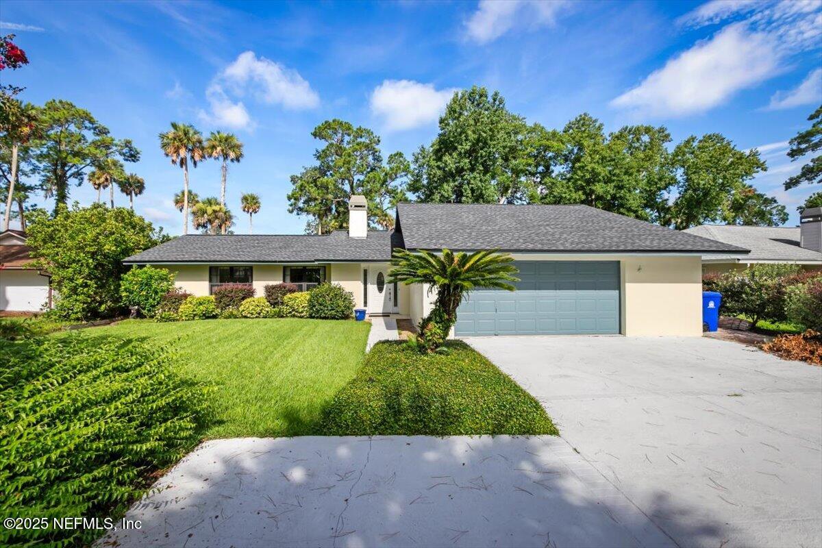 110 ABALONE Lane W