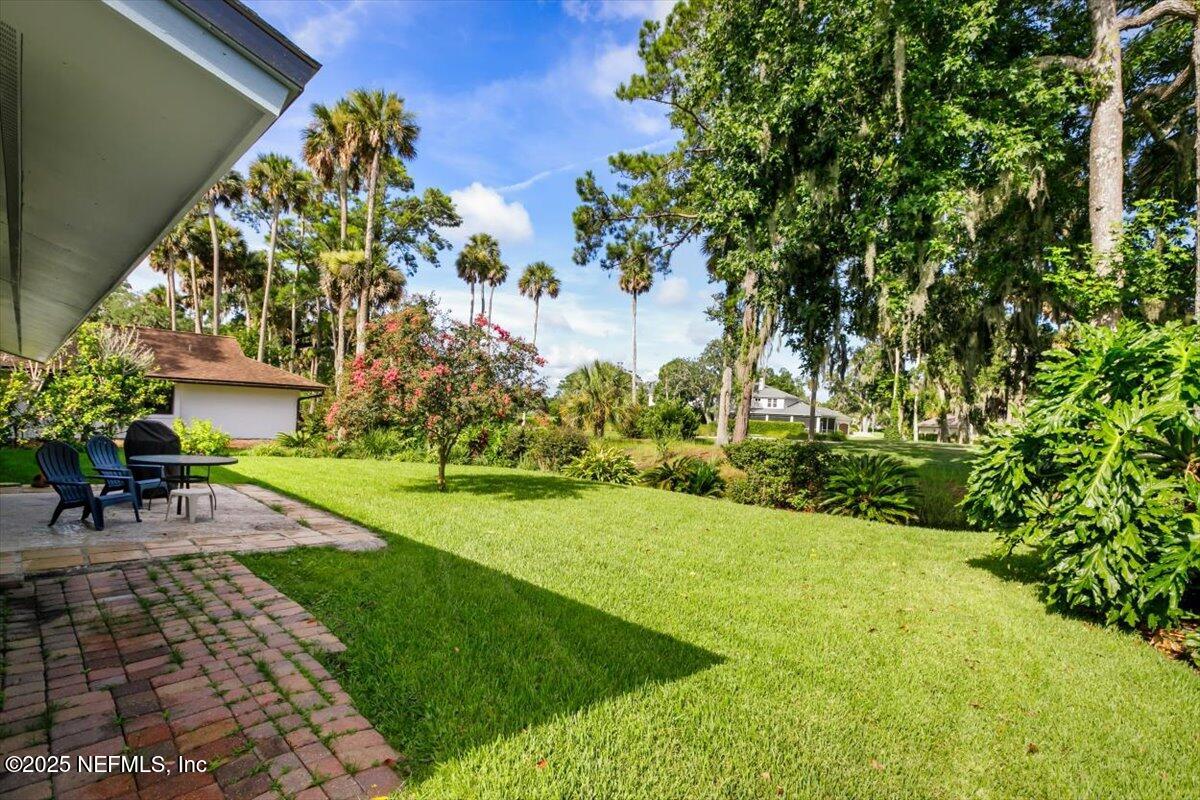 110 ABALONE Lane W