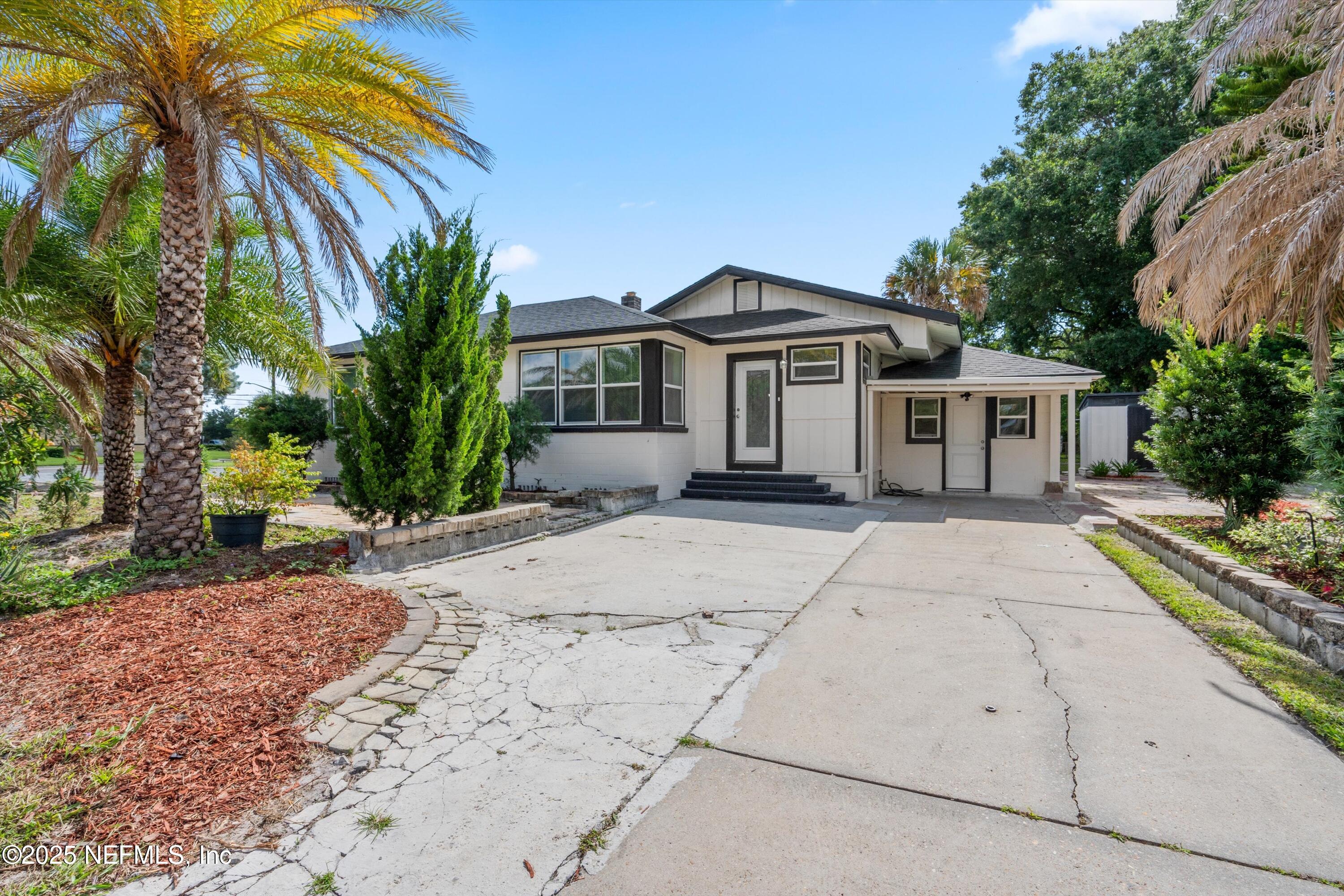805 GARTH Avenue